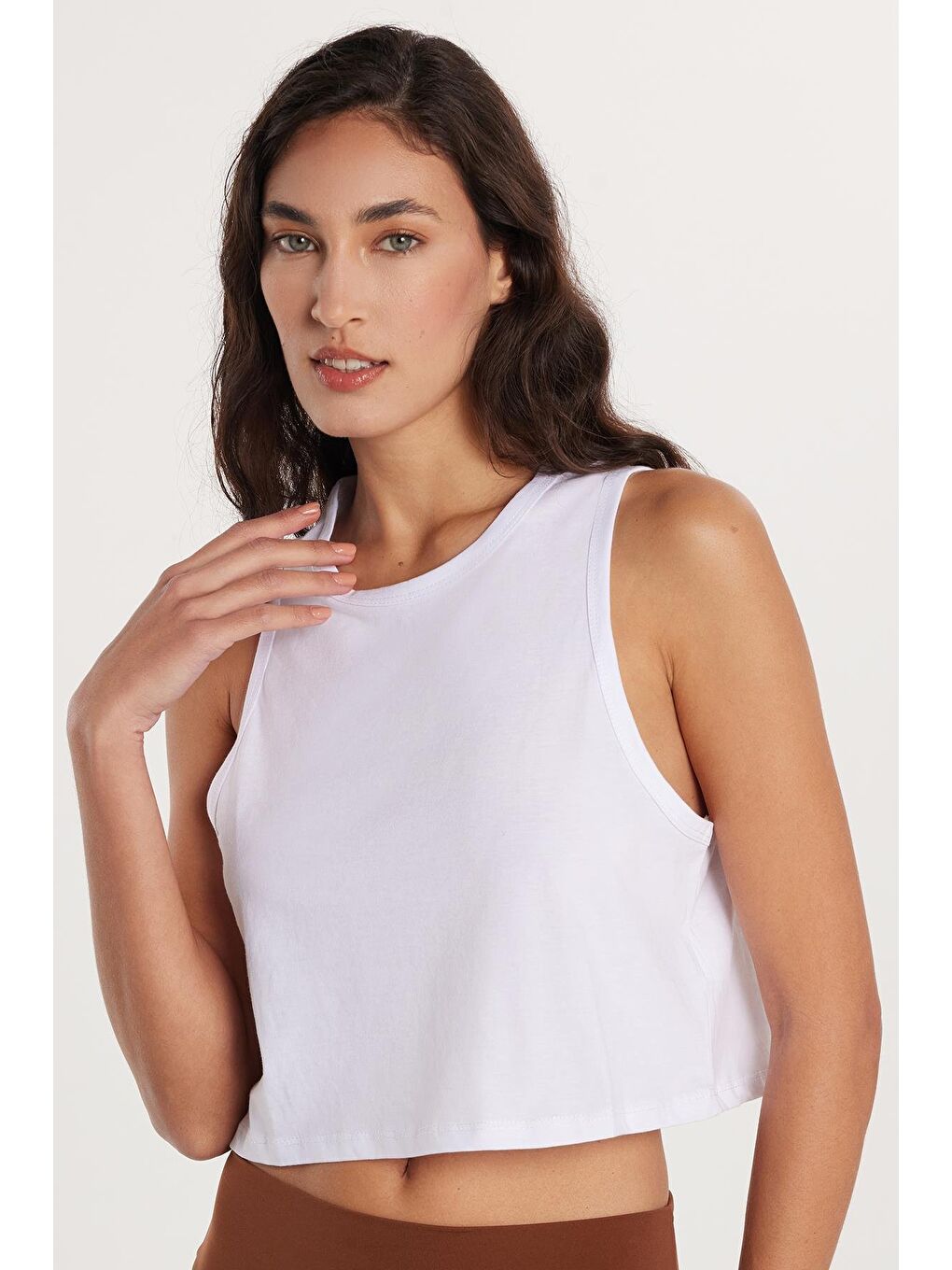 Kadın Slim Fit Dar Kesim %100 Pamuk Bisiklet Yaka Düz Basic Beyaz Crop Atlet