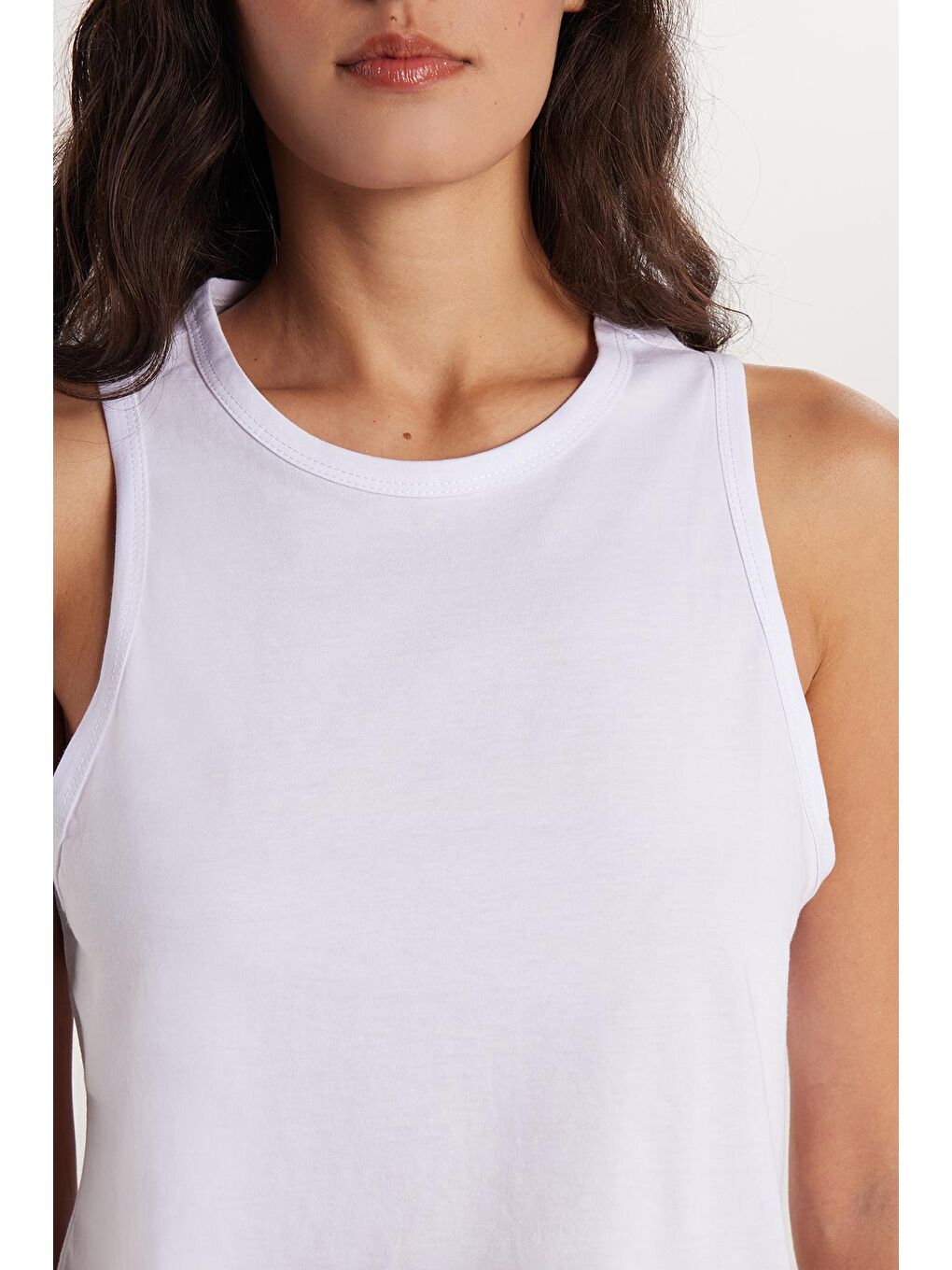 Kadın Slim Fit Dar Kesim %100 Pamuk Bisiklet Yaka Düz Basic Beyaz Crop Atlet-1