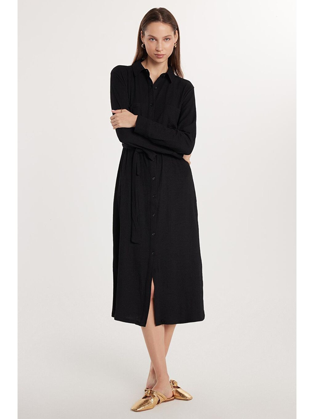 Kadın Regular Fit Uzun Kollu Bağlamalı Klasik Yaka Cepli Uzun Siyah Elbise