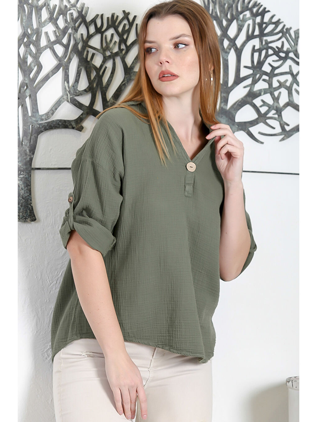 Haki Yeşil Gömlek Yaka Düğmeli 3/4 Kol Düğmeli Casual Müslin Dokuma Bluz-2