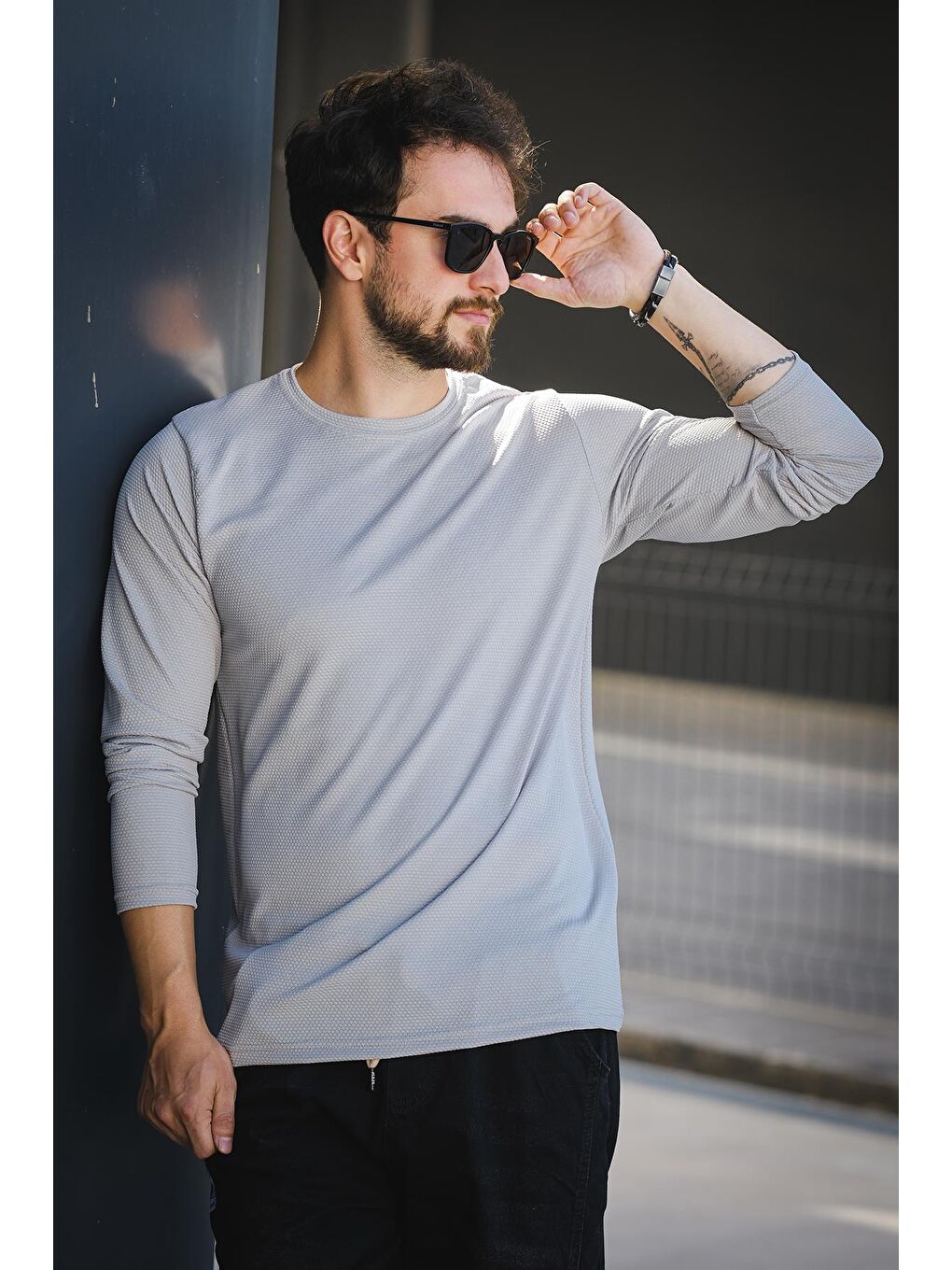 Gri Betti Slim Fit Elastanlı Petek Kumaş Bisiklet Yaka Erkek Uzun Kol Tshirt-2