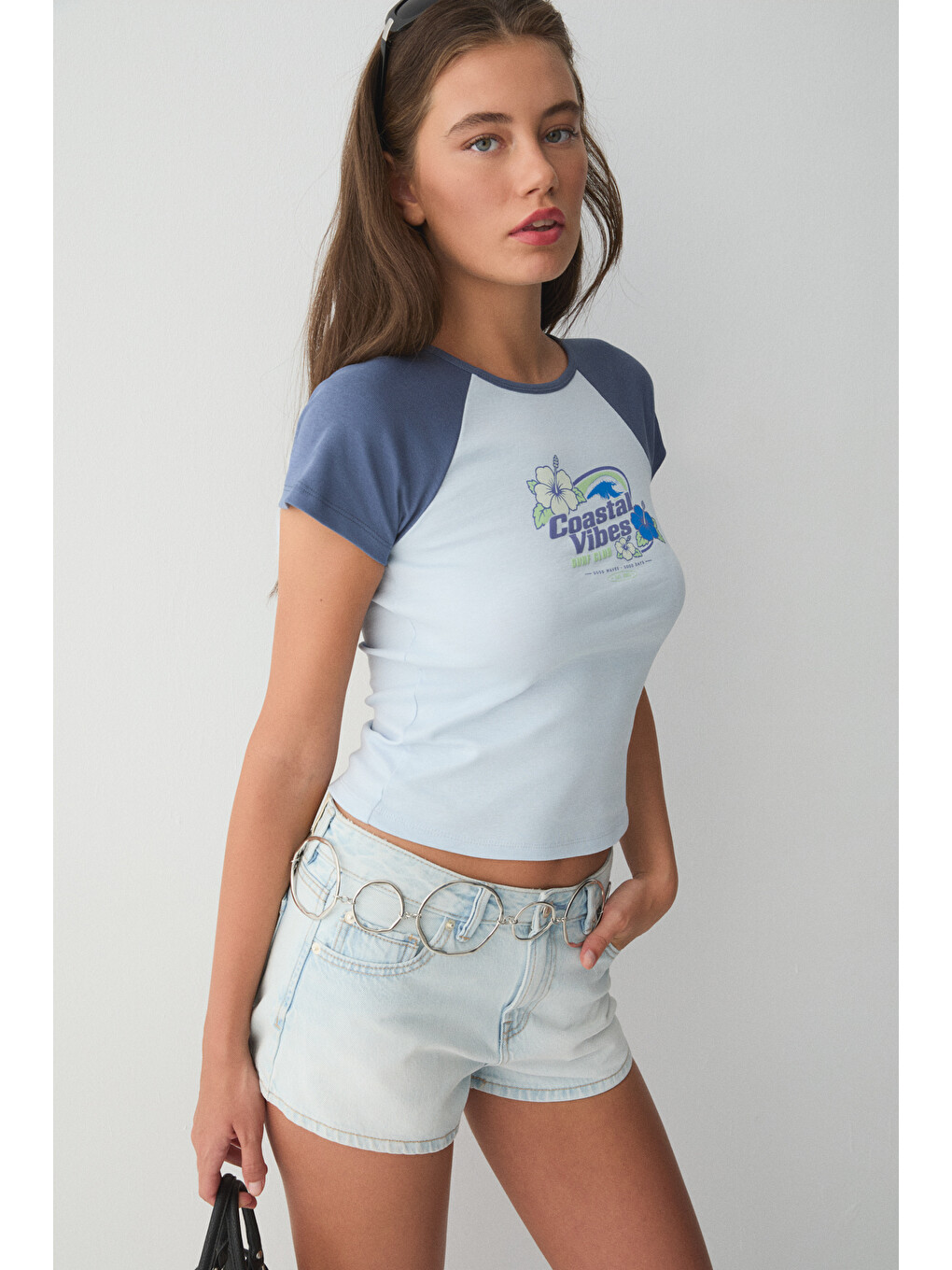 Surfer Kadın Yumuşak Ve Esnek Kumaşlı Kontrast Renkli Baskı Detaylı Mavi-lacivert T-shirt-2