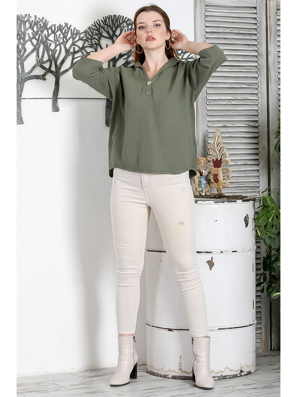 Haki Yeşil Gömlek Yaka Düğmeli 3/4 Kol Düğmeli Casual Müslin Dokuma Bluz-5