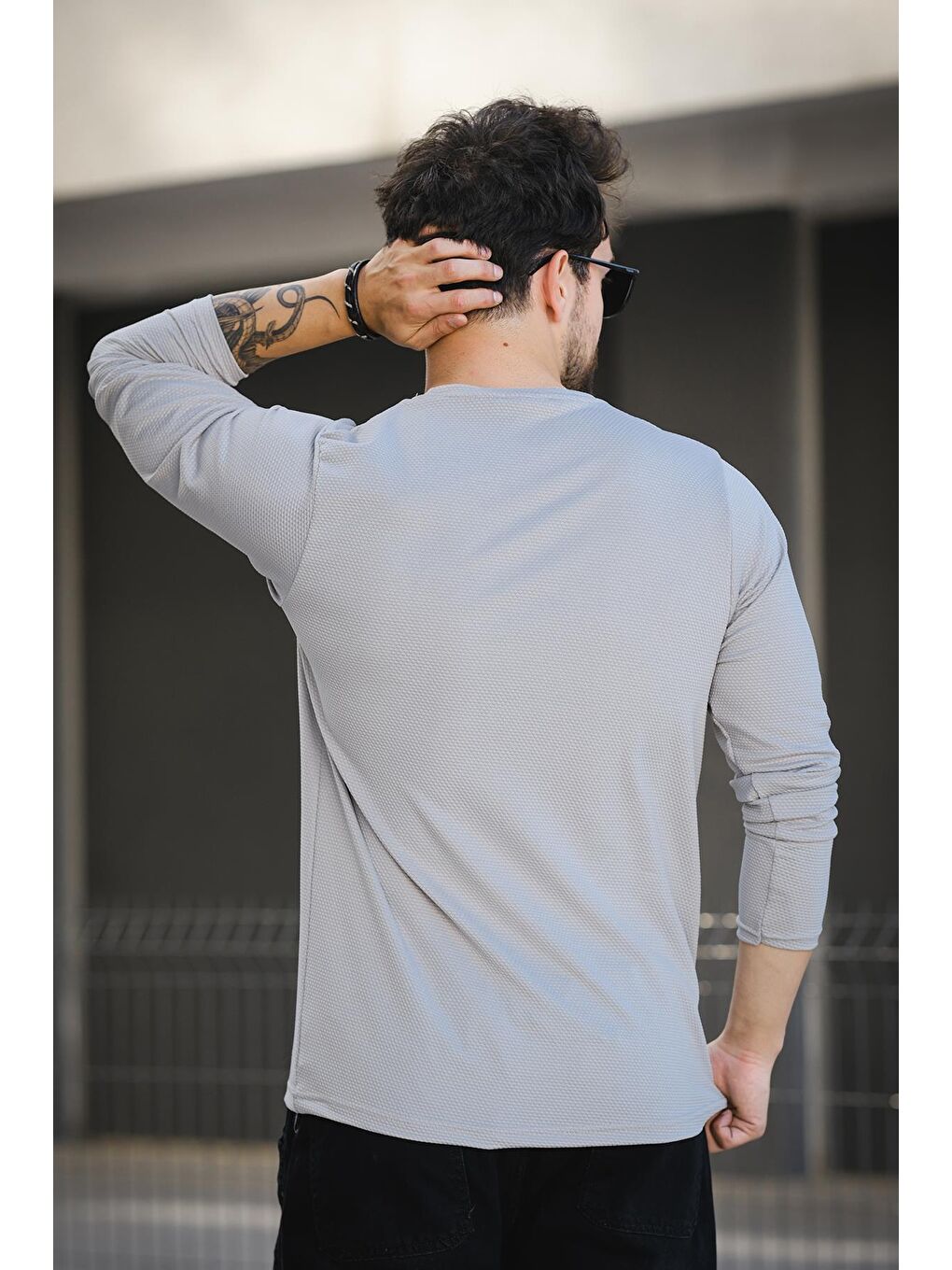 Gri Betti Slim Fit Elastanlı Petek Kumaş Bisiklet Yaka Erkek Uzun Kol Tshirt-3