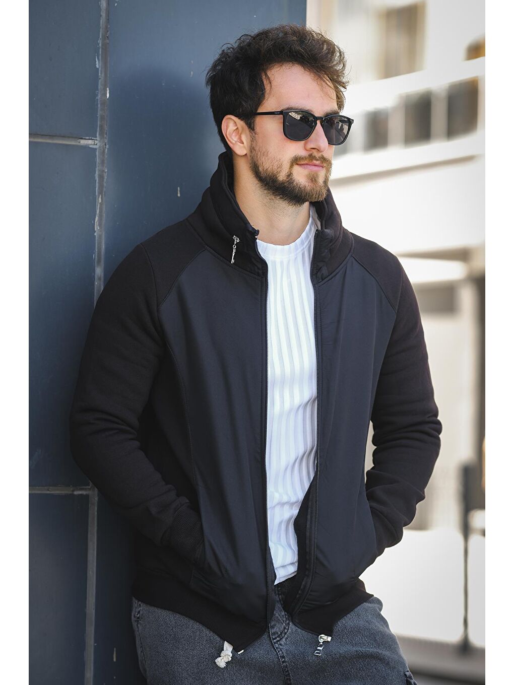 Siyah Fokt Üç İp Şardonlu Parça Detaylı Gizli Kapüşonlu Erkek Sweatshirt-1