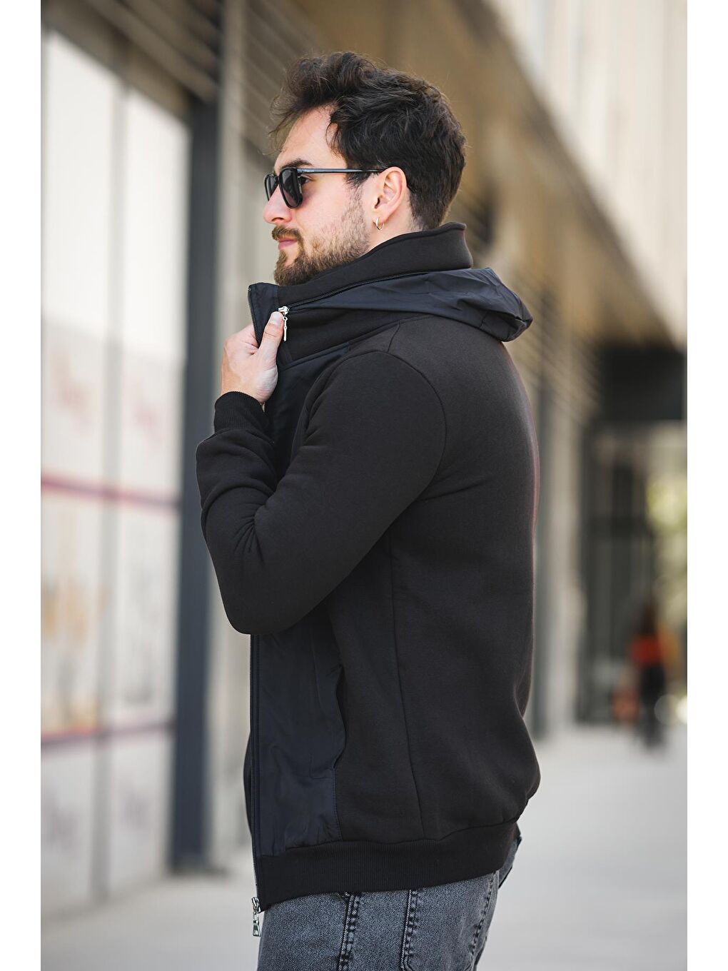 Siyah Fokt Üç İp Şardonlu Parça Detaylı Gizli Kapüşonlu Erkek Sweatshirt-2