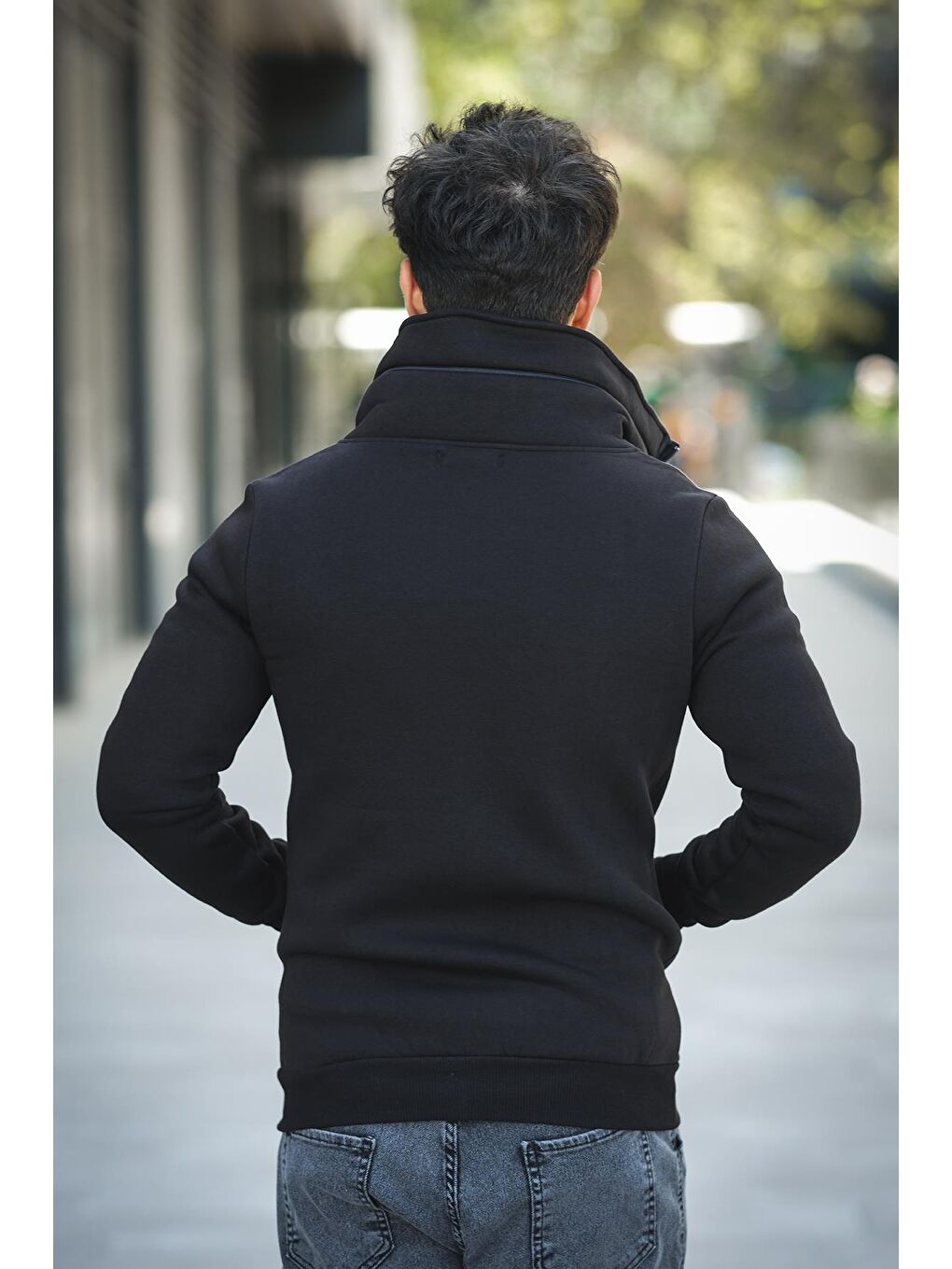 Siyah Fokt Üç İp Şardonlu Parça Detaylı Gizli Kapüşonlu Erkek Sweatshirt-3