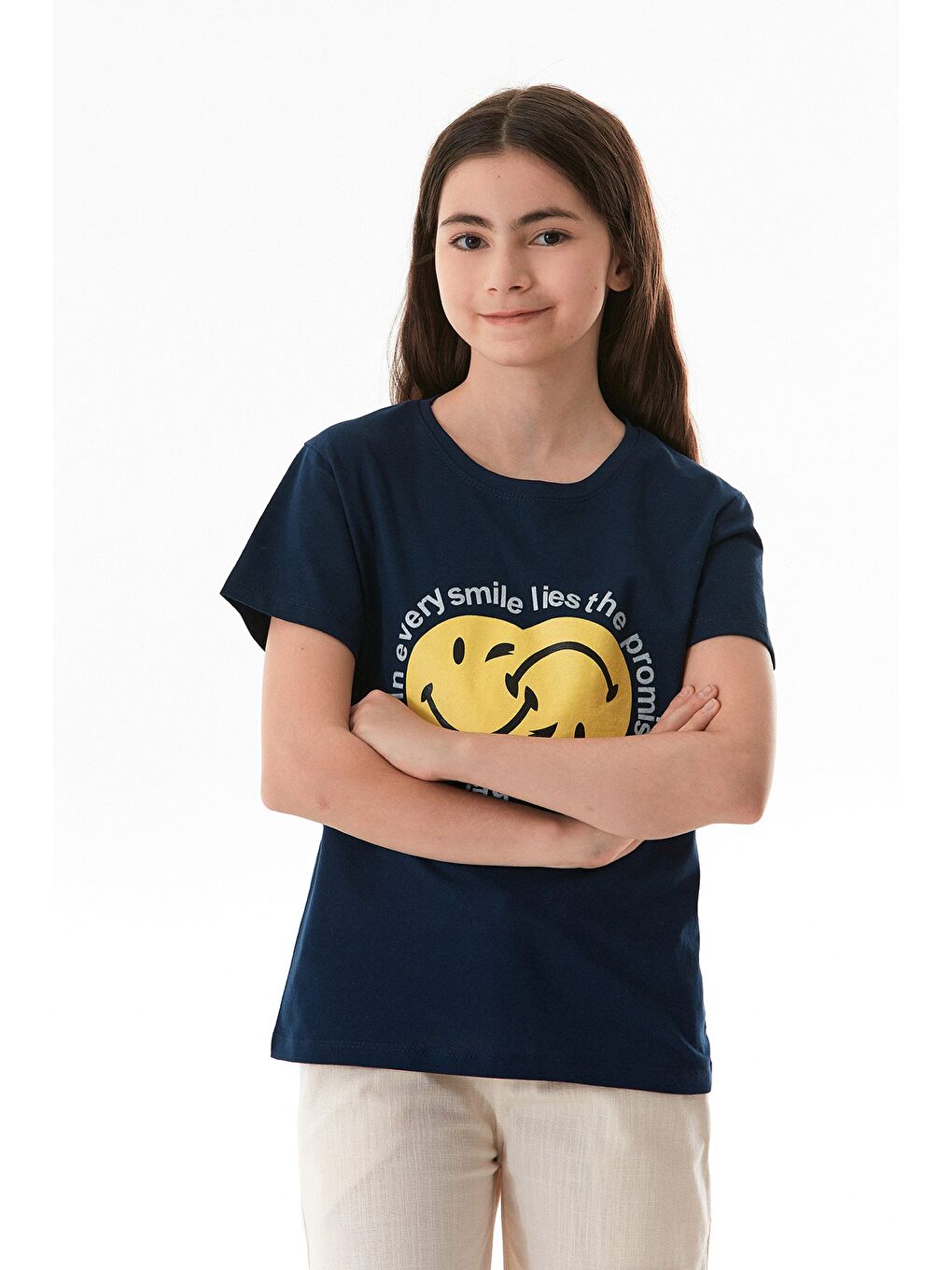 Lacivert %100 Pamuk Gülen Yüz Ve Slogan Baskılı Kız Çocuk Tişört-1