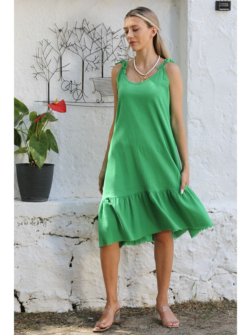 Yeşil Askılı Yıkamalı Etek Ucu Fırfırlı Dokuma Casual Pamuklu Elbise-4