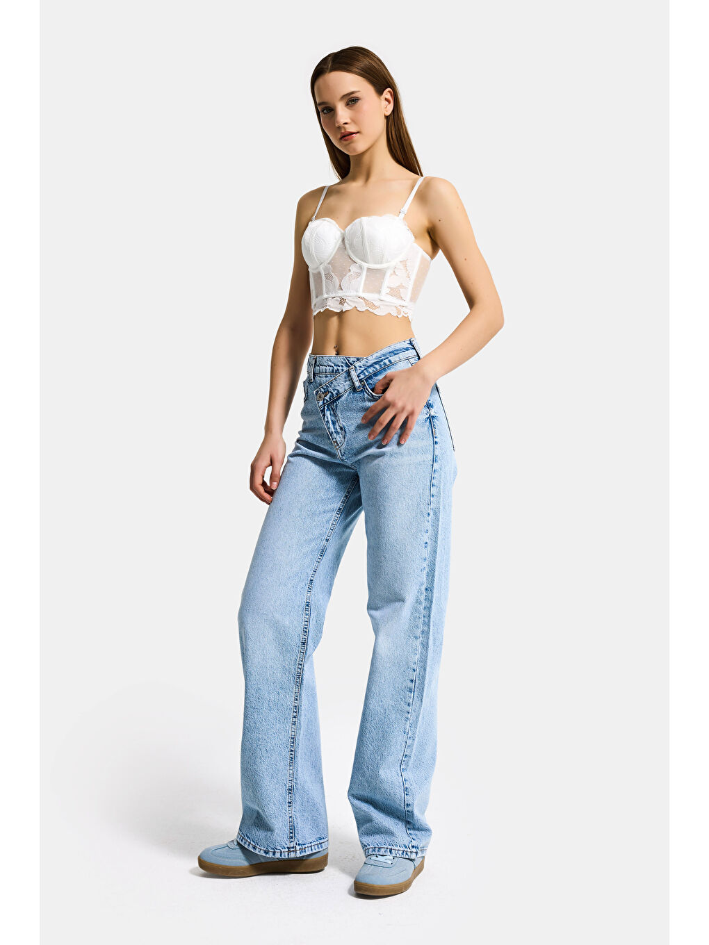 Kadın Beyaz w5 Balenli Güpür Dantel Detaylı Askılı Özel Tasarım Büstiyer-3