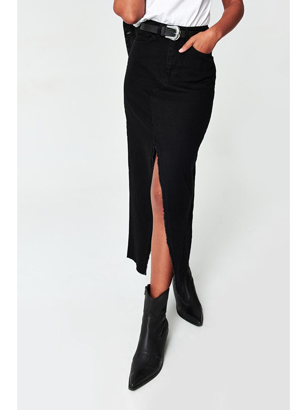 Kadın Siyah Black Od Renk Yırtmaç Detaylı Maxi Boy Denim Etek-1