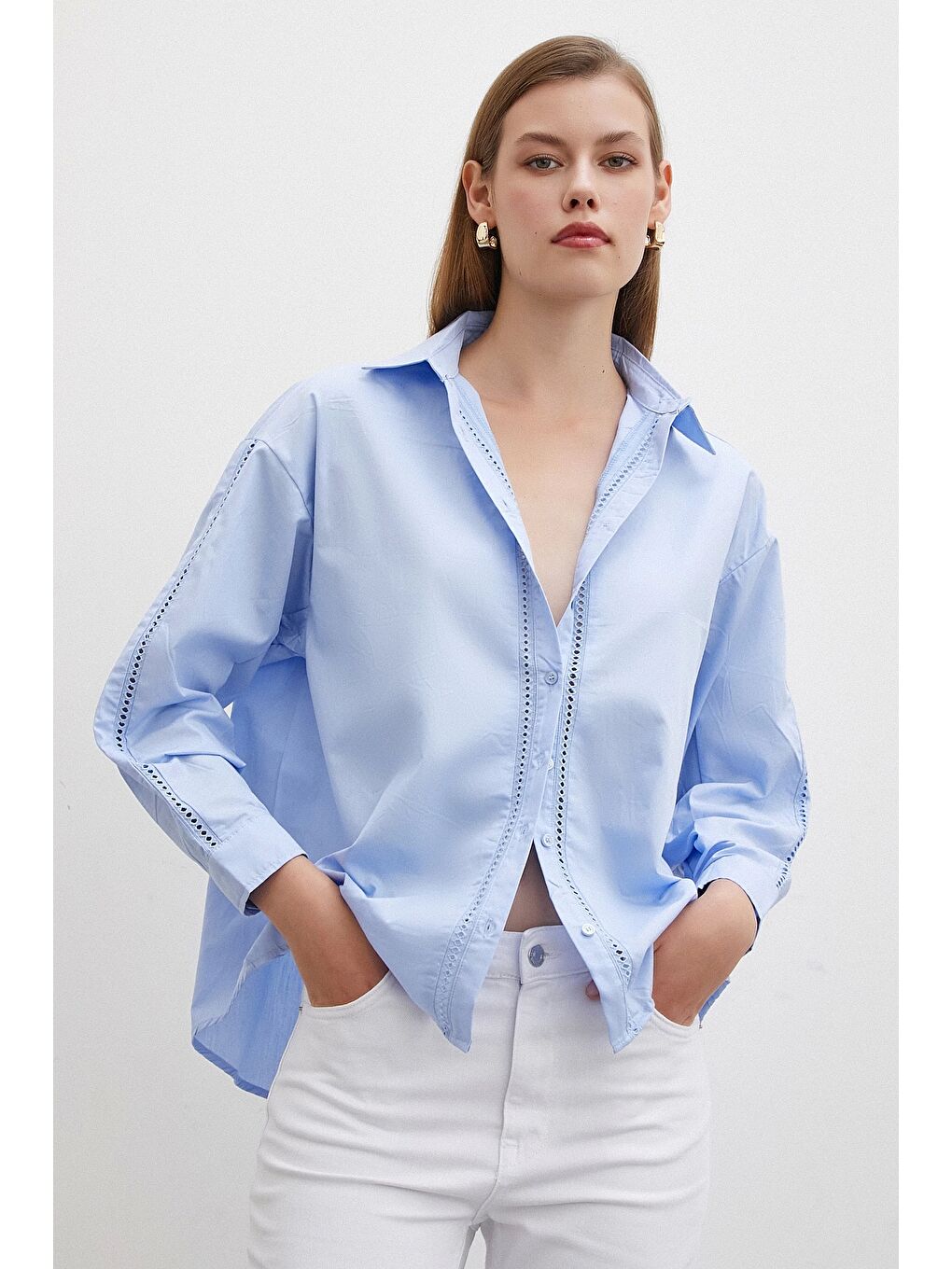 Önü Ve Kolu Dantel Detaylı Gömlek Mavi