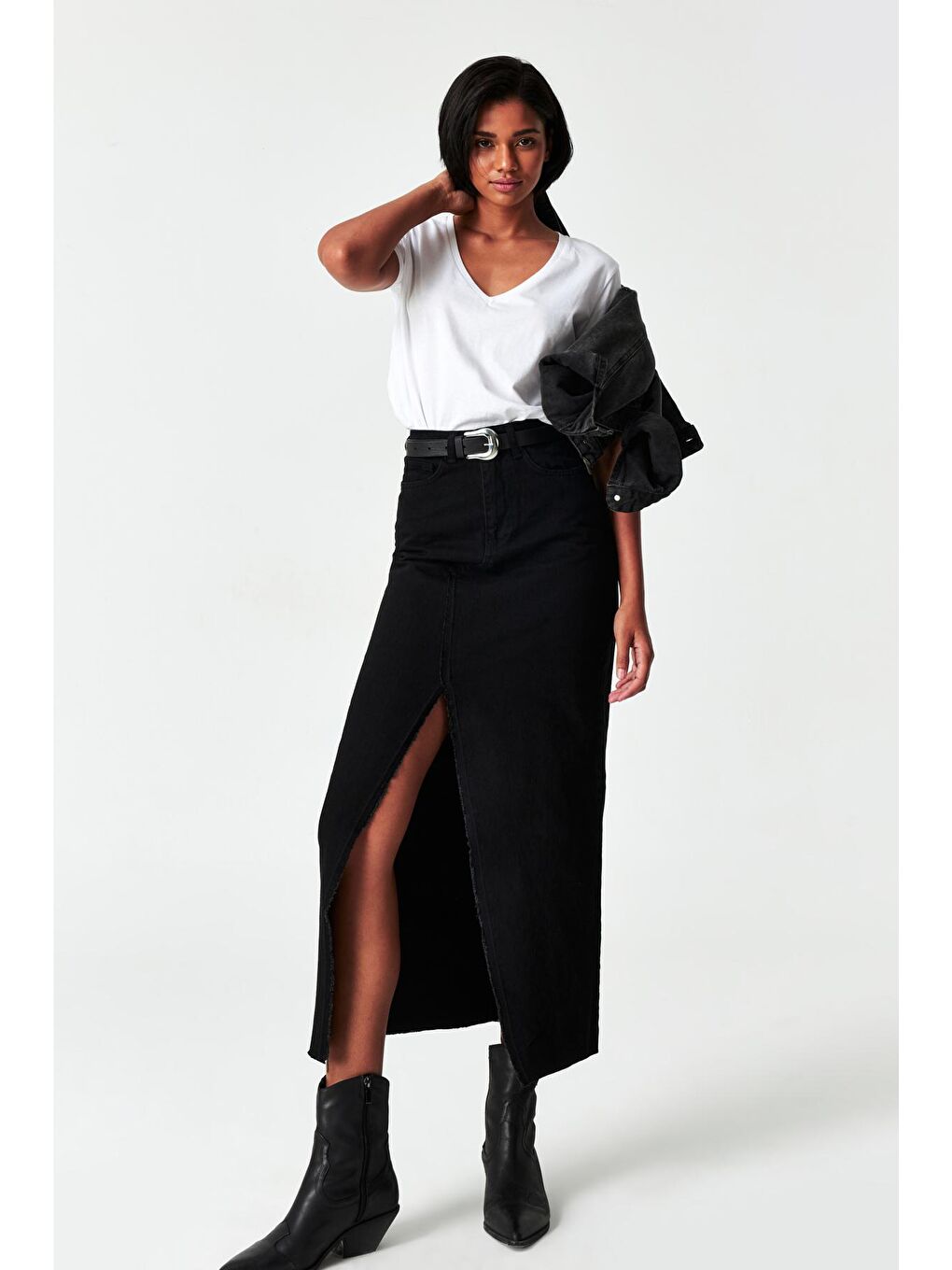 Kadın Siyah Black Od Renk Yırtmaç Detaylı Maxi Boy Denim Etek-4