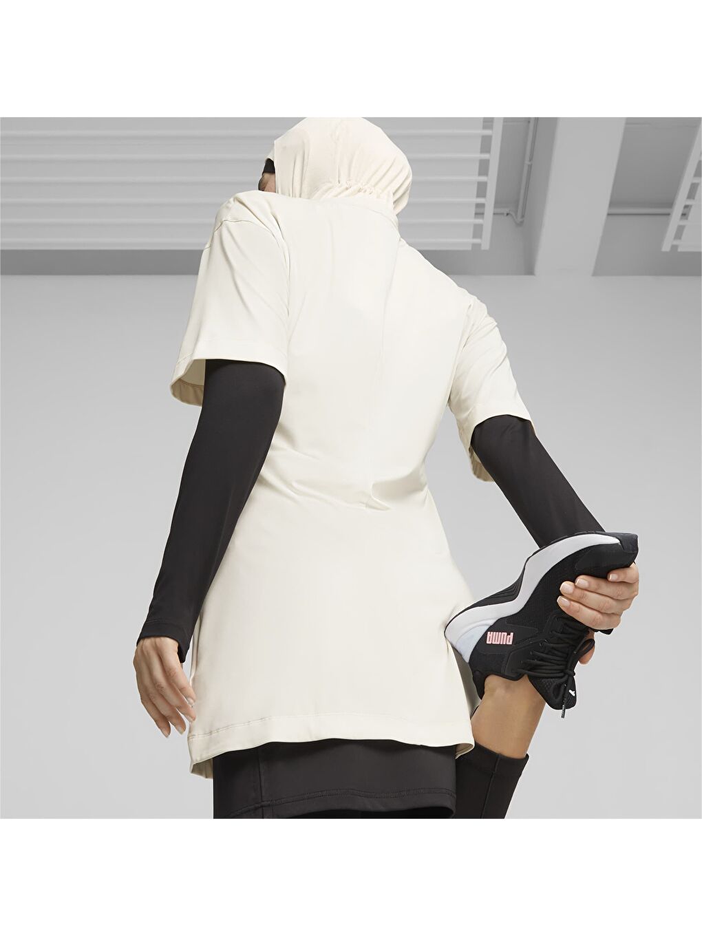 Beyaz Modest Kadın Geniş Kesim Antrenman Tişört-1