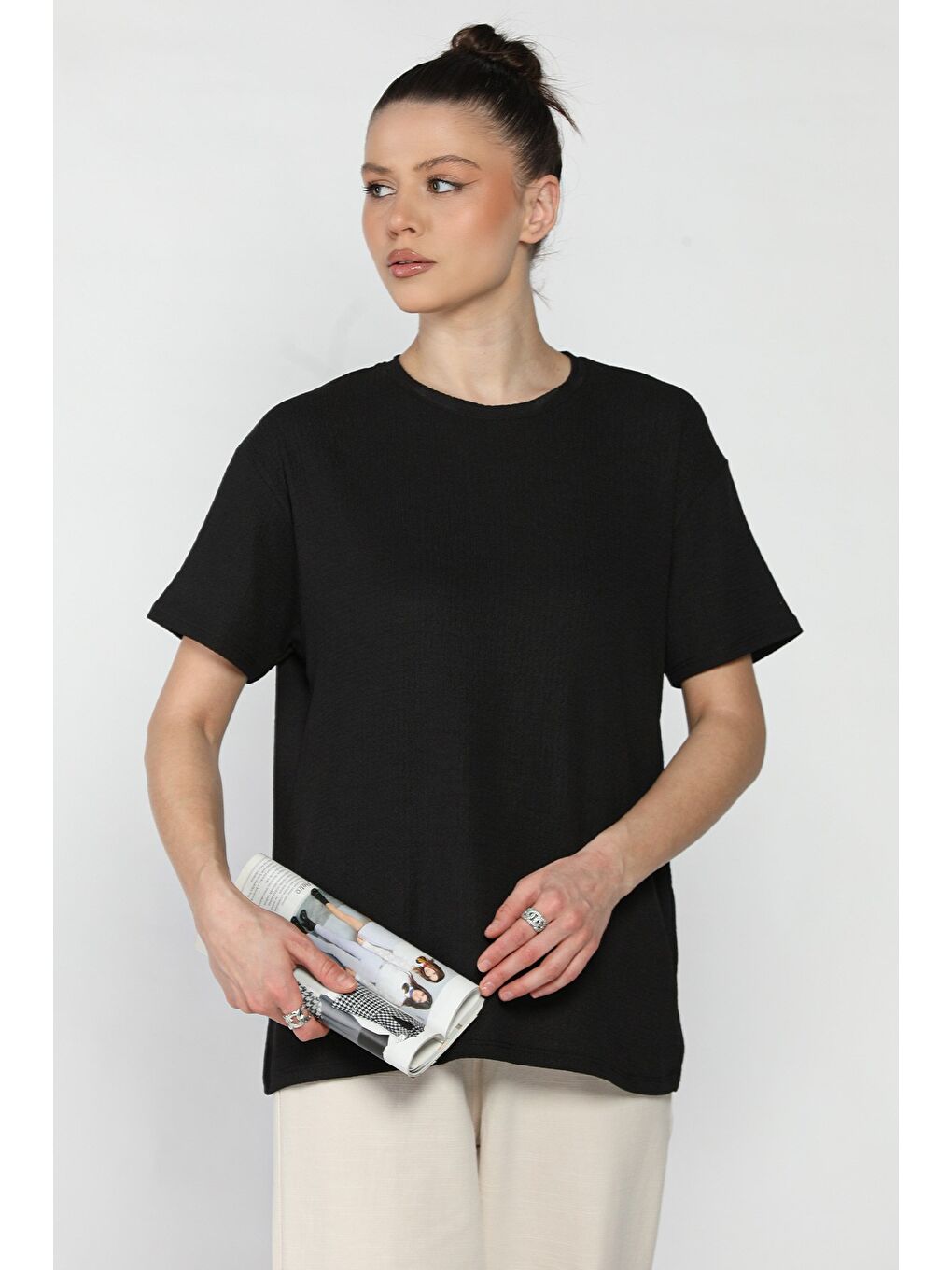 Siyah Kadın Bisiklet Yaka Basic Tişört-1