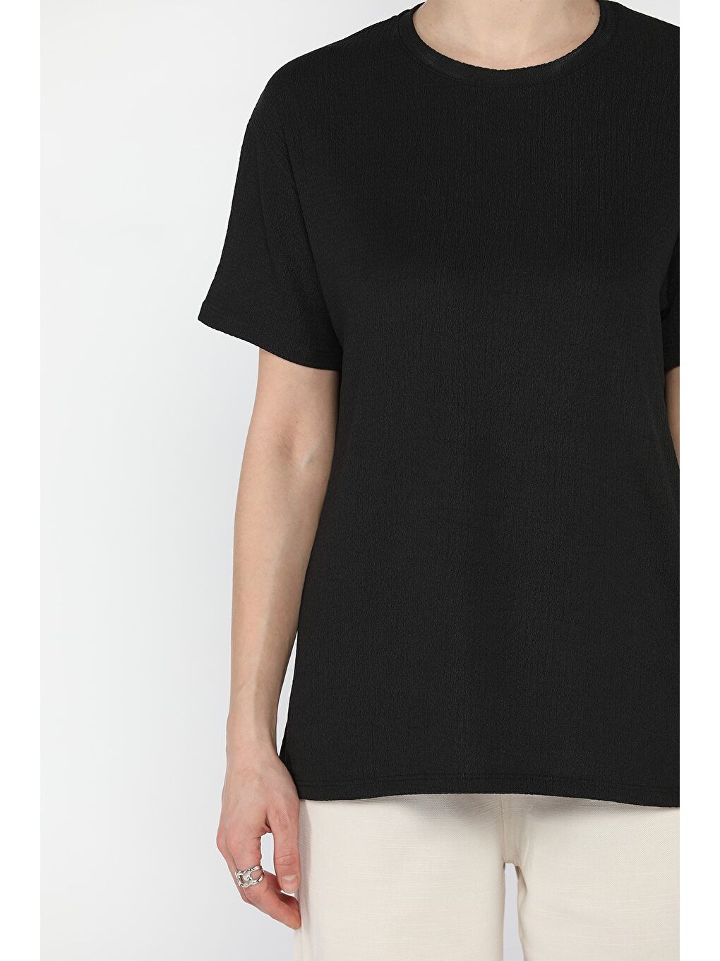 Siyah Kadın Bisiklet Yaka Basic Tişört-3