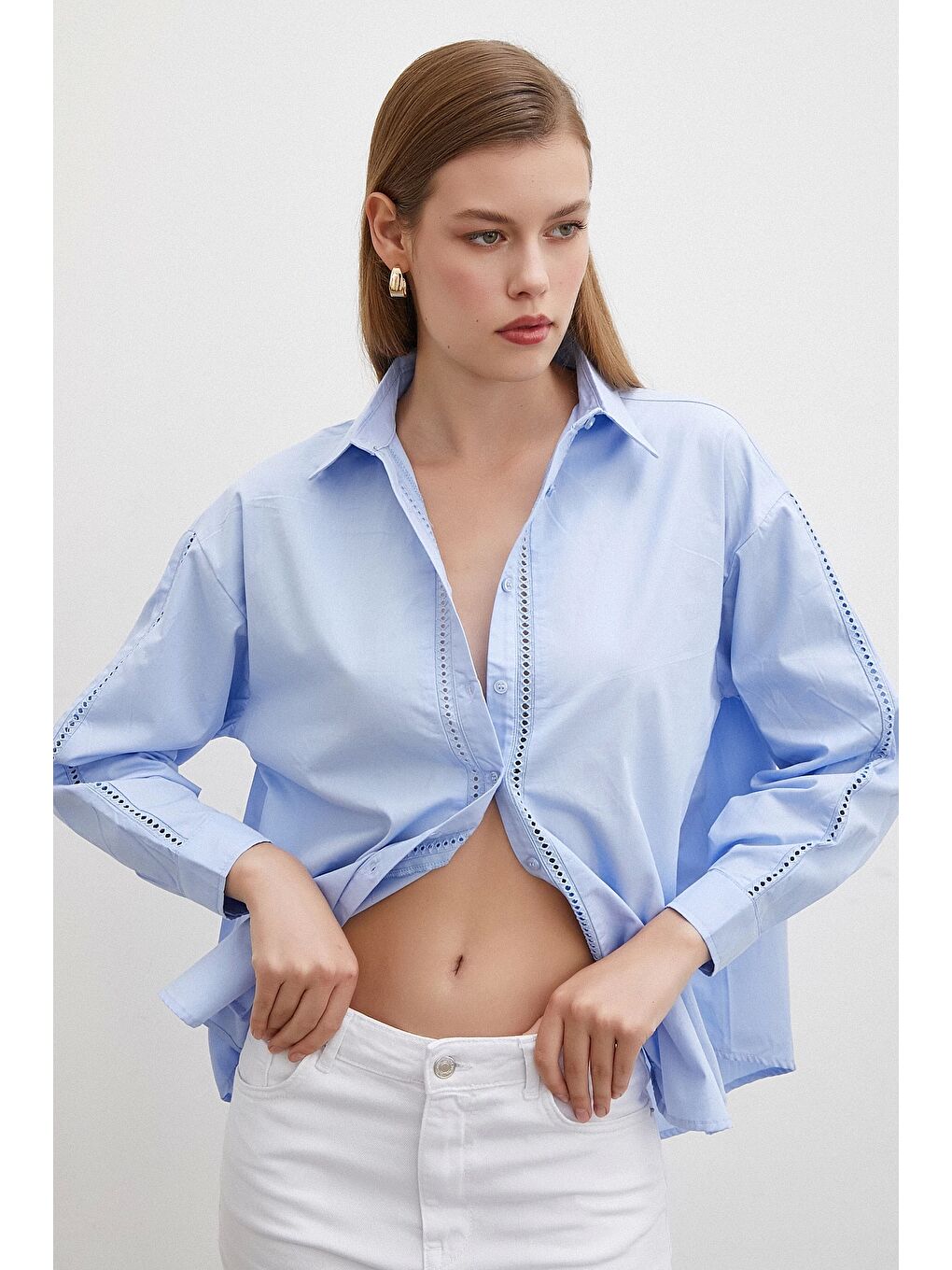 Önü Ve Kolu Dantel Detaylı Gömlek Mavi-5