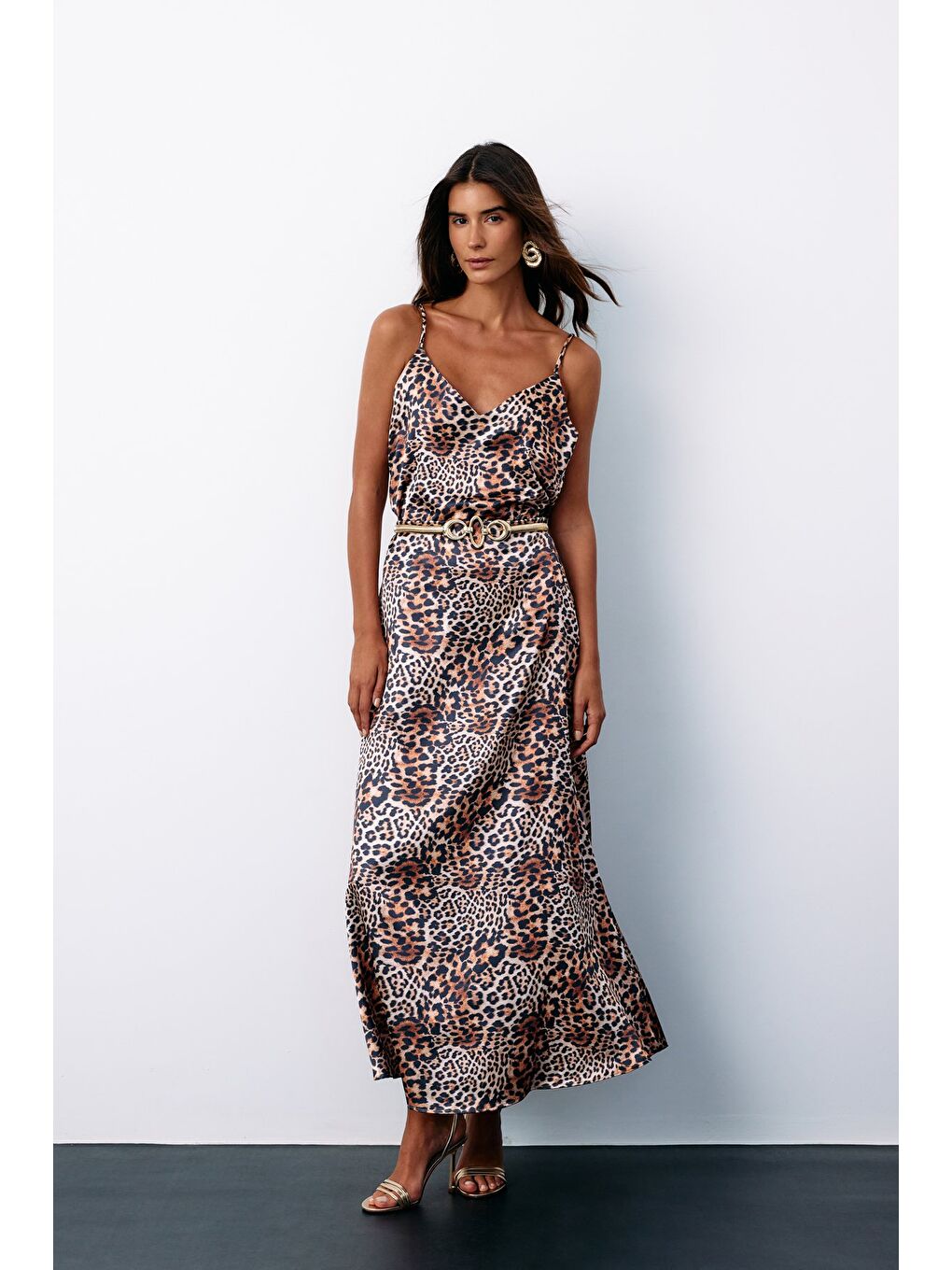 Kahverengi Askılı Leopar Desenli Saten Bluz - Kahve-2