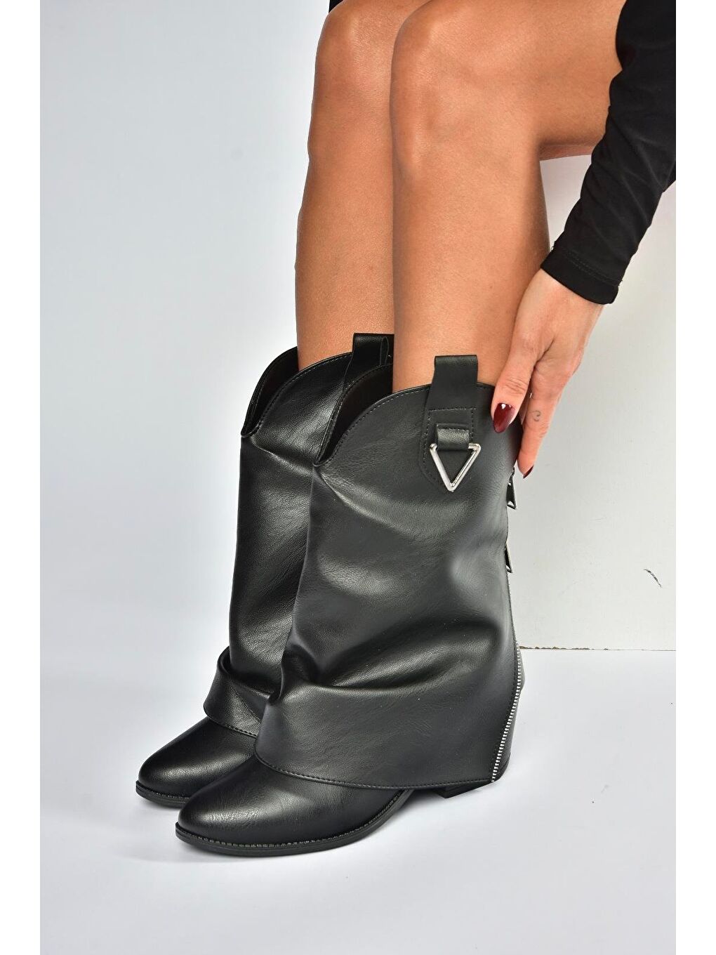 Siyah Kadın Bot V973601009-2