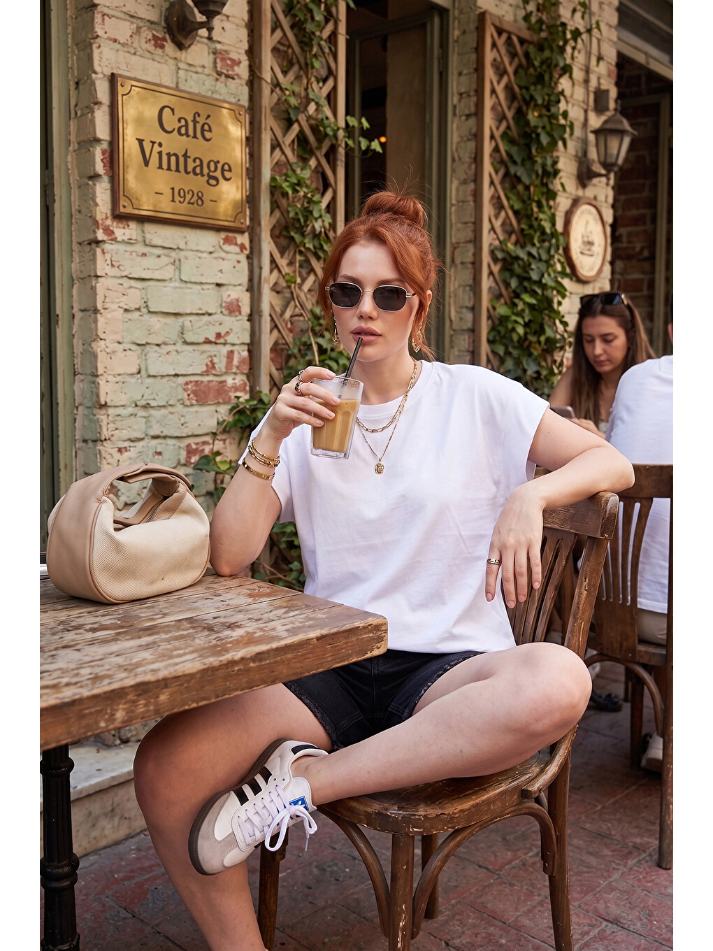 Beyaz Pamuklu Rahat Kalıp Bisiklet Yaka Kadın T Shirt 5866955