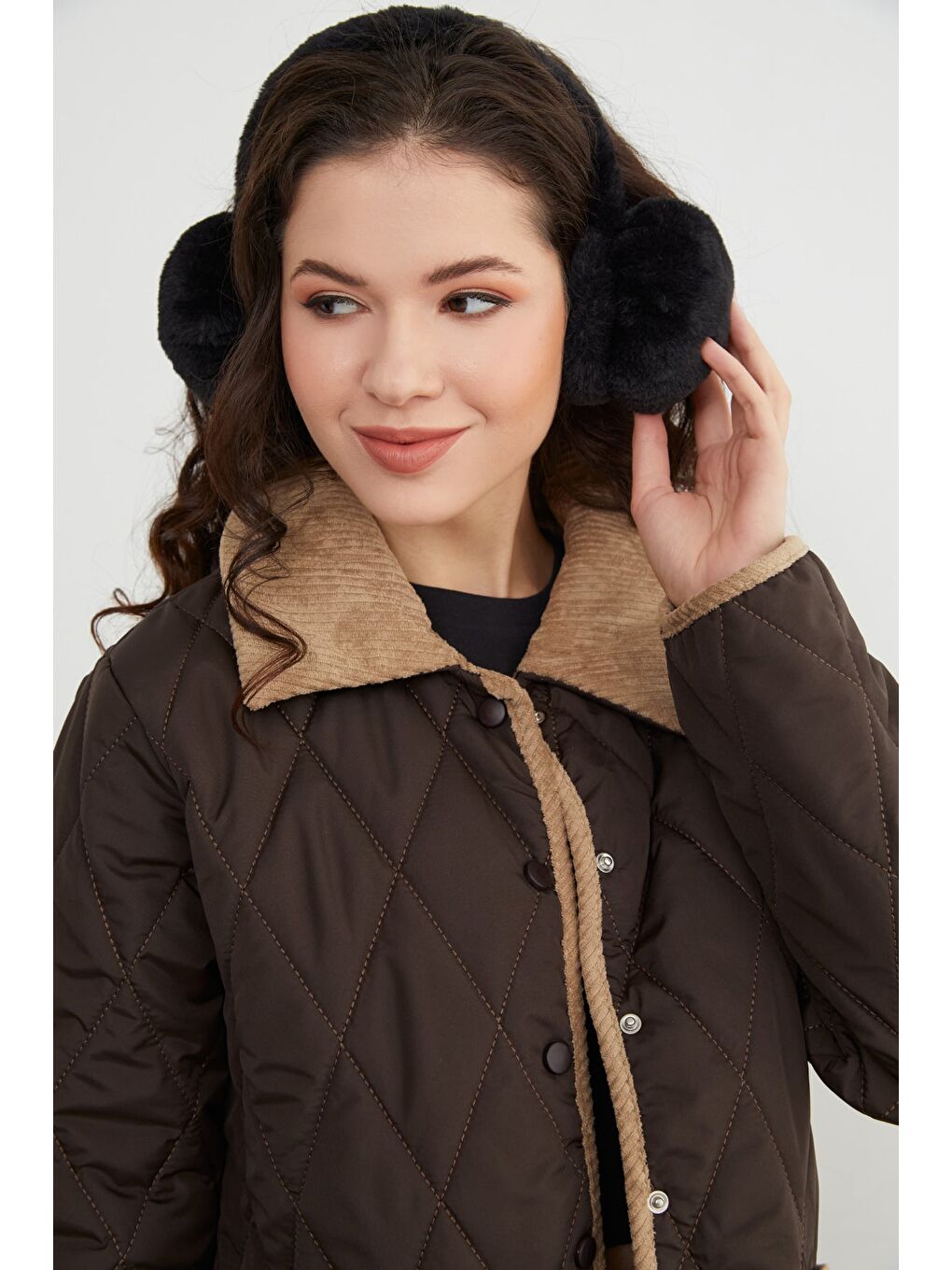 Kahverengi Kadife Detaylı Polo Yaka Kapitone Mont-1