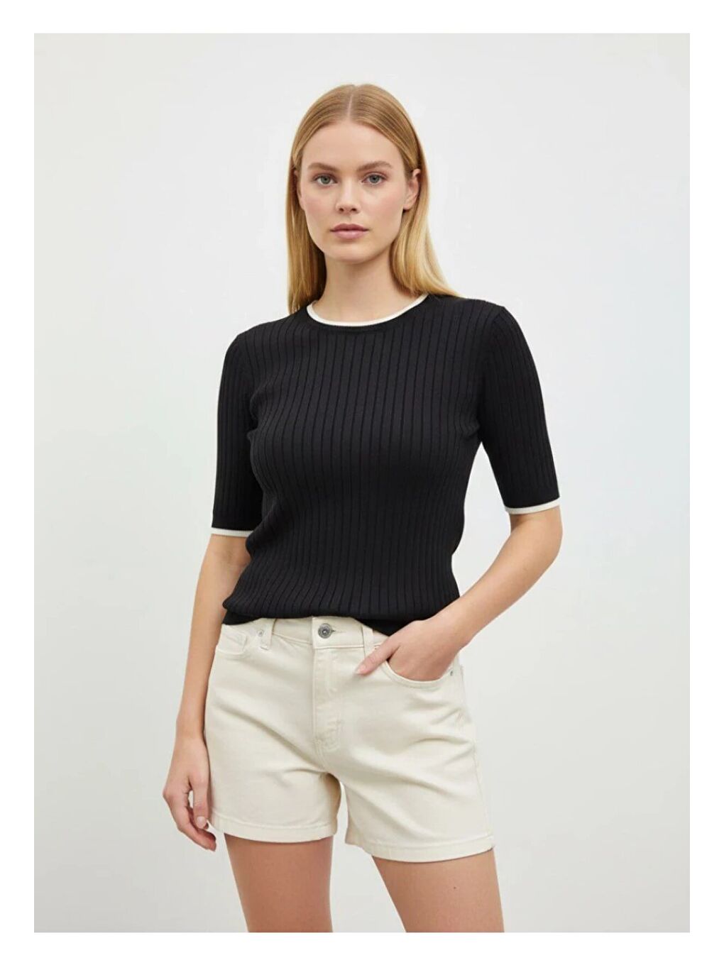 Fitilli Kısa Kollu Biyeli Triko Bluz Siyah-1