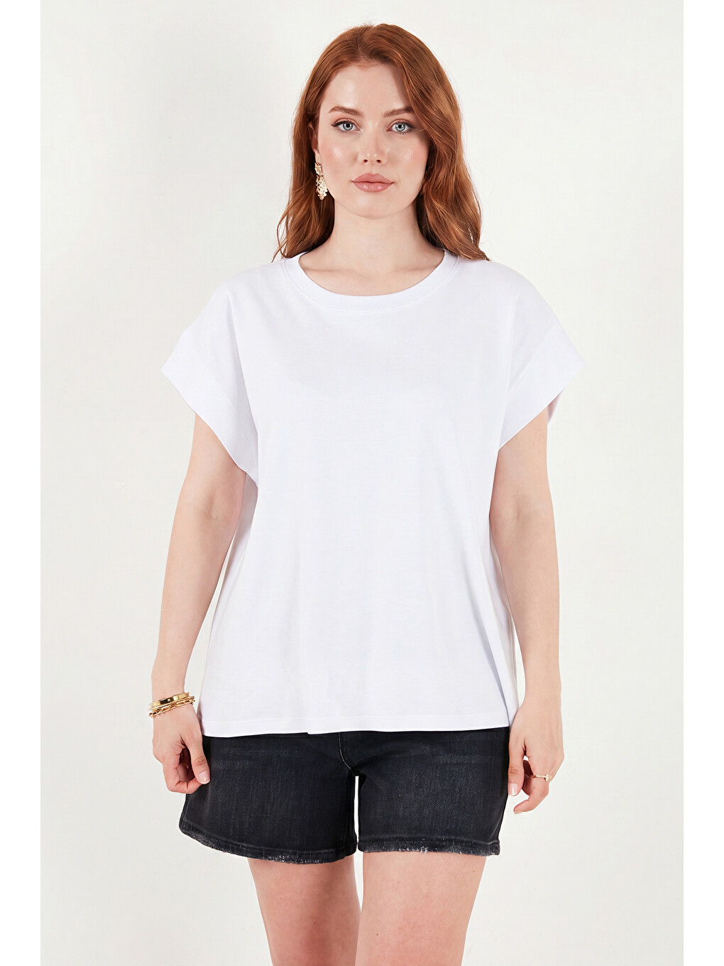 Beyaz Pamuklu Rahat Kalıp Bisiklet Yaka Kadın T Shirt 5866955-4