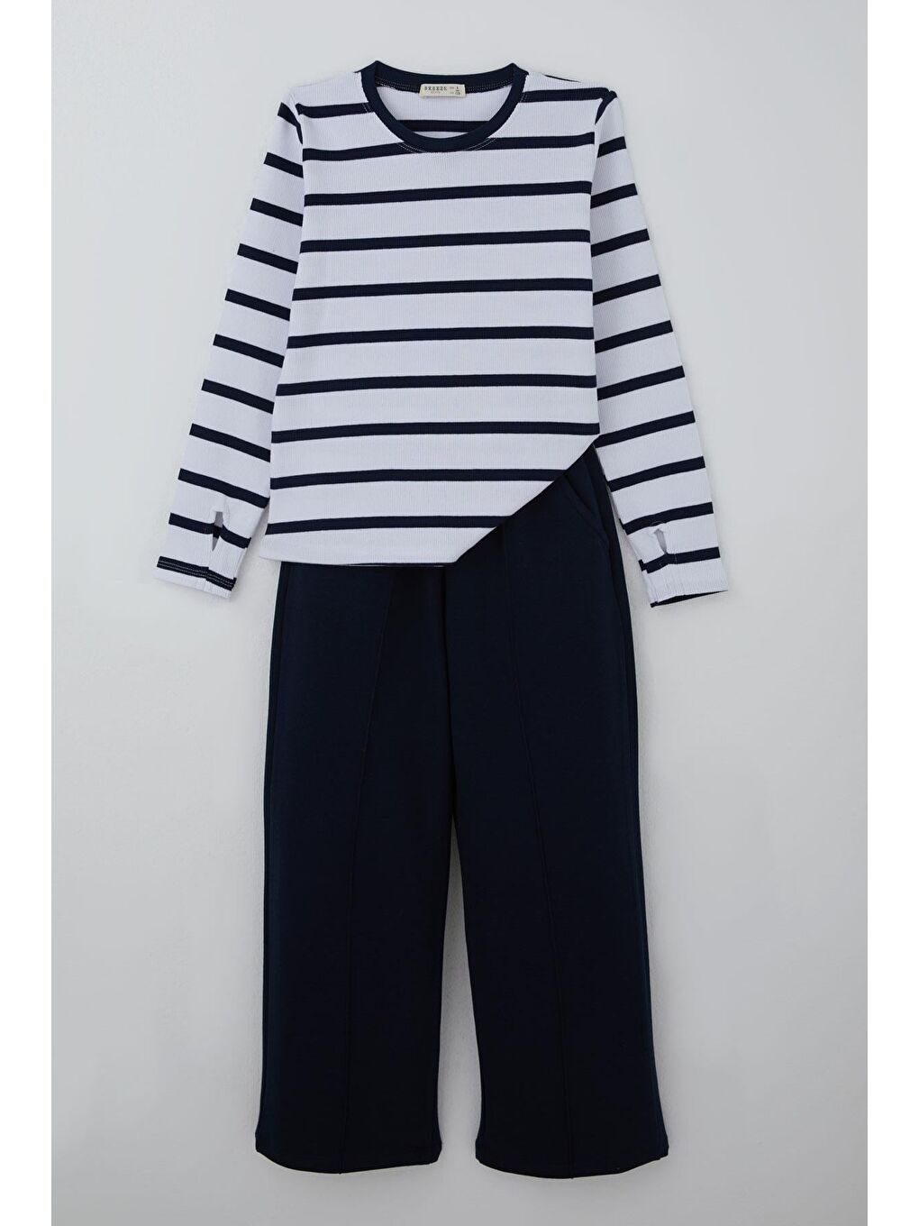 Kız Çocuk Pantolonlu Takım Parmak Geçmeli Arma Detaylı Lacivert (8-12 Yaş)