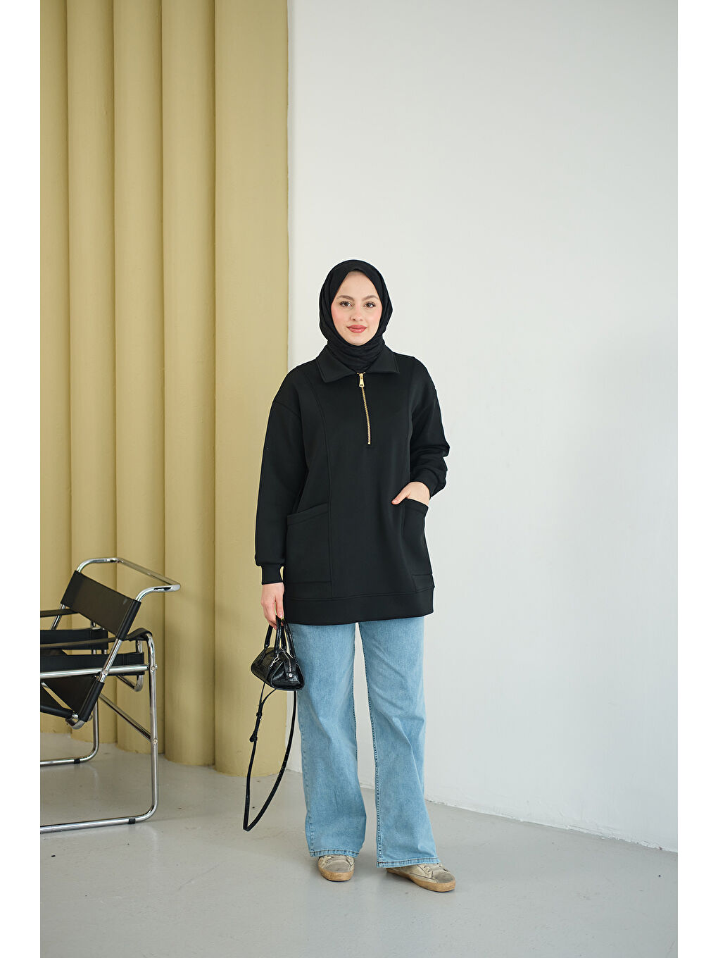 Kadın Cep Ve Yaka Detay Yarım Fermuarlı Sweat Siyah-4