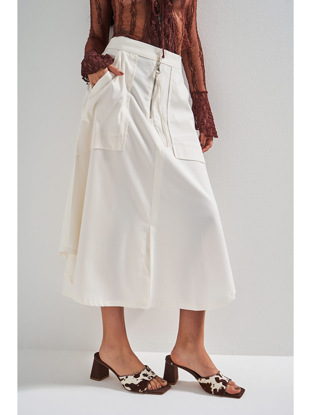 Kadın Ekru Renk Fermuar Detaylı Maxi Boy Rahat Kesim A Tipi Tasarım Etek-4