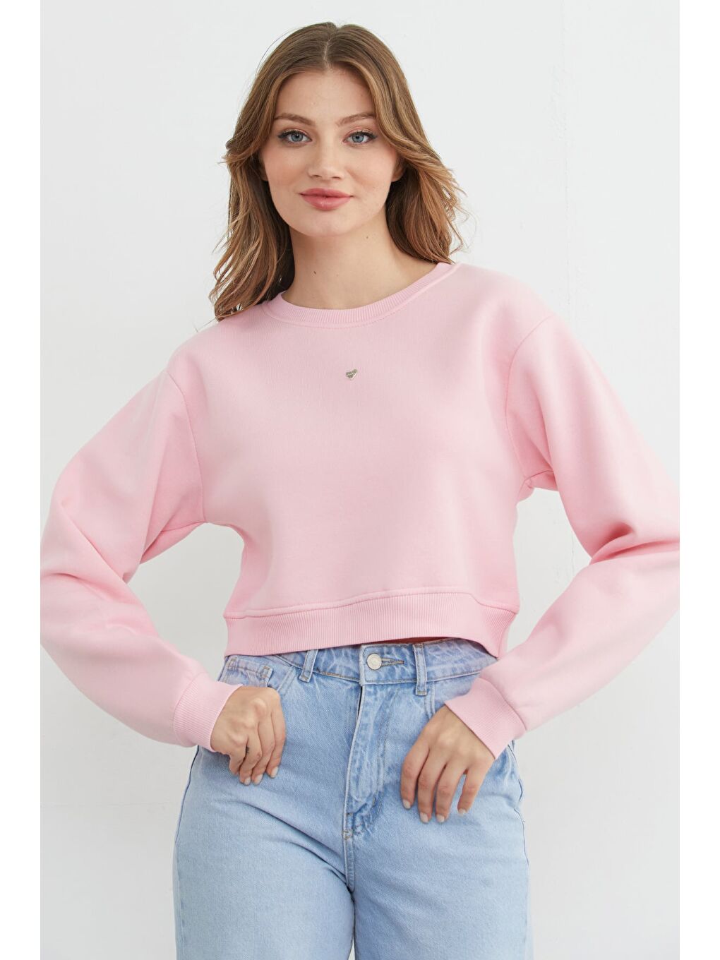 Pembe 3 İplik Kalp Aksesuarlı Crop Sweatshirt-1