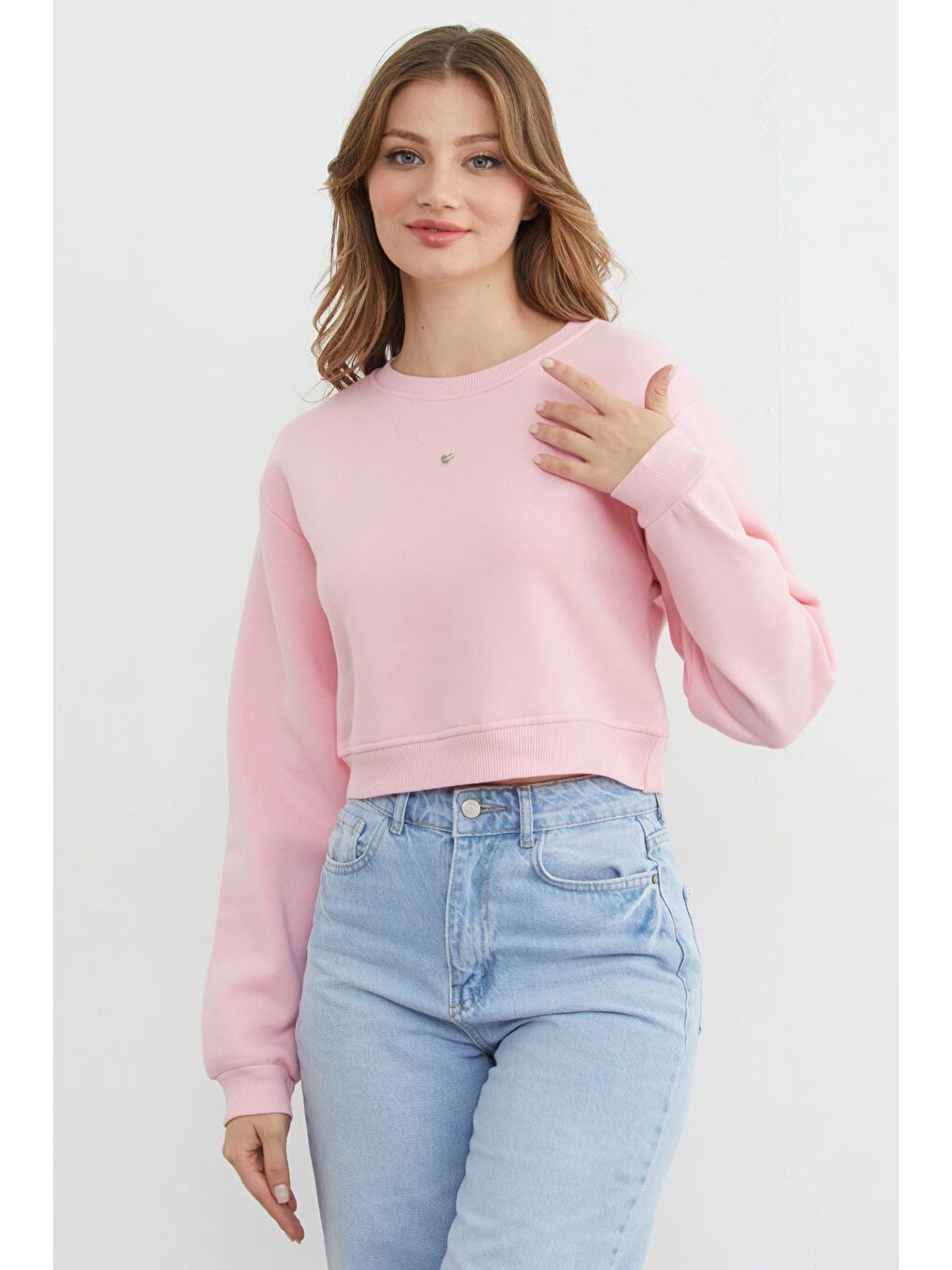 Pembe 3 İplik Kalp Aksesuarlı Crop Sweatshirt-2