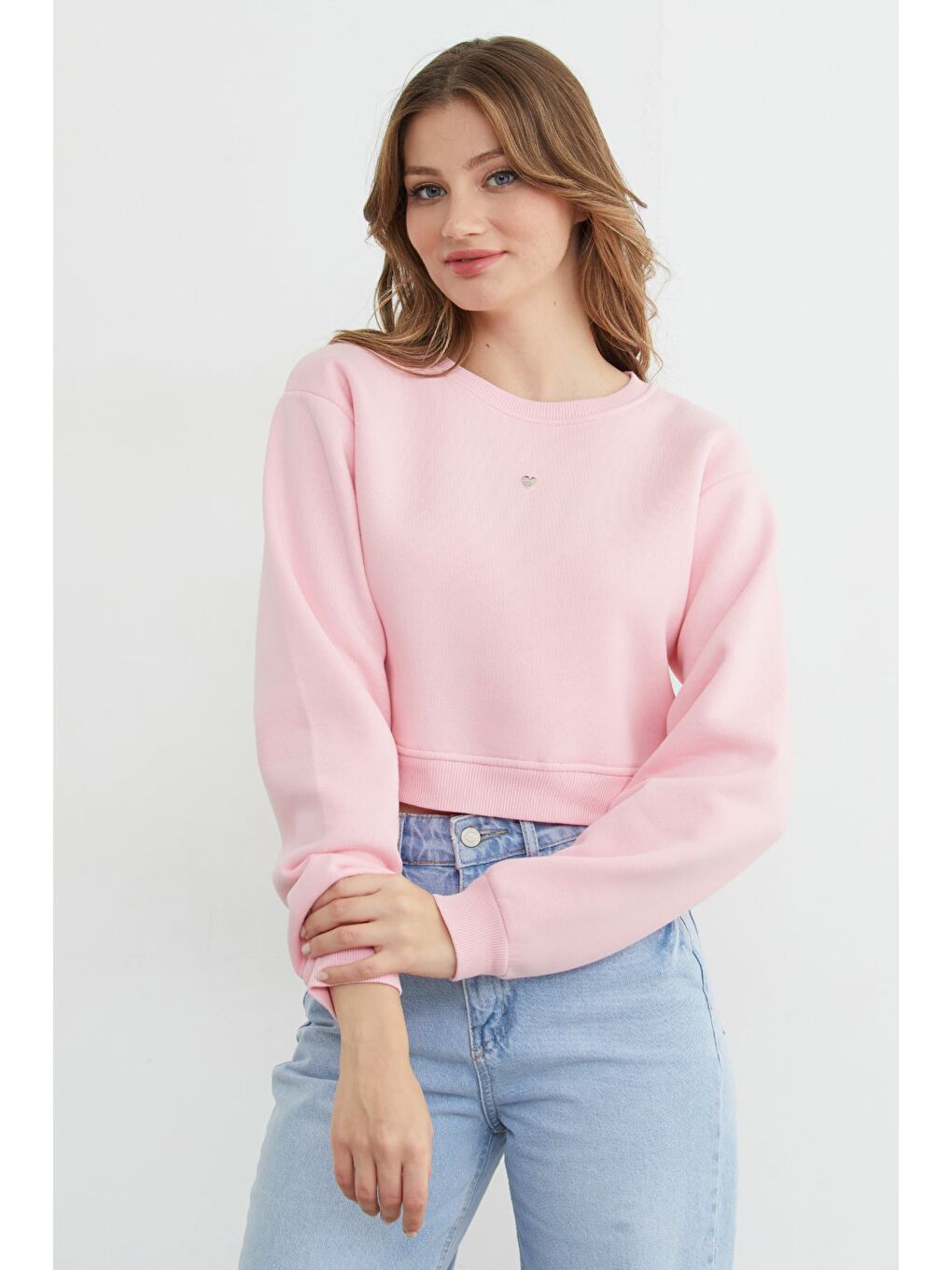 Pembe 3 İplik Kalp Aksesuarlı Crop Sweatshirt-3