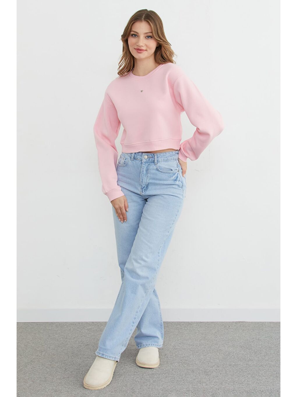Pembe 3 İplik Kalp Aksesuarlı Crop Sweatshirt-4