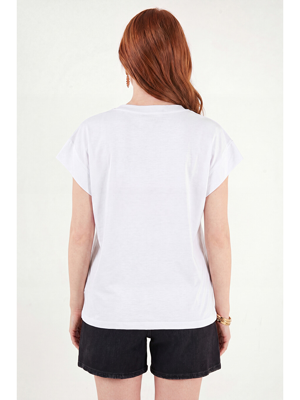 Beyaz Pamuklu Rahat Kalıp Bisiklet Yaka Kadın T Shirt 5866955-6