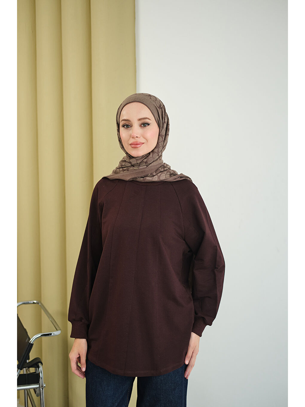 Kadın Dikiş Detaylı Bisiklet Yaka Sweat Kahverengi-1