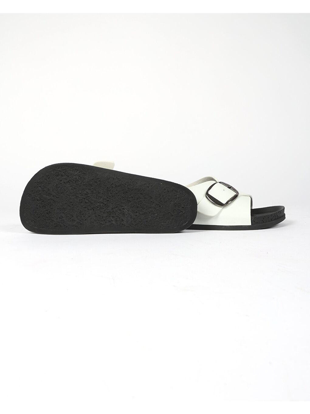 Beyaz Kadın Yazlık Tokalı Terlik - KAIRO-3