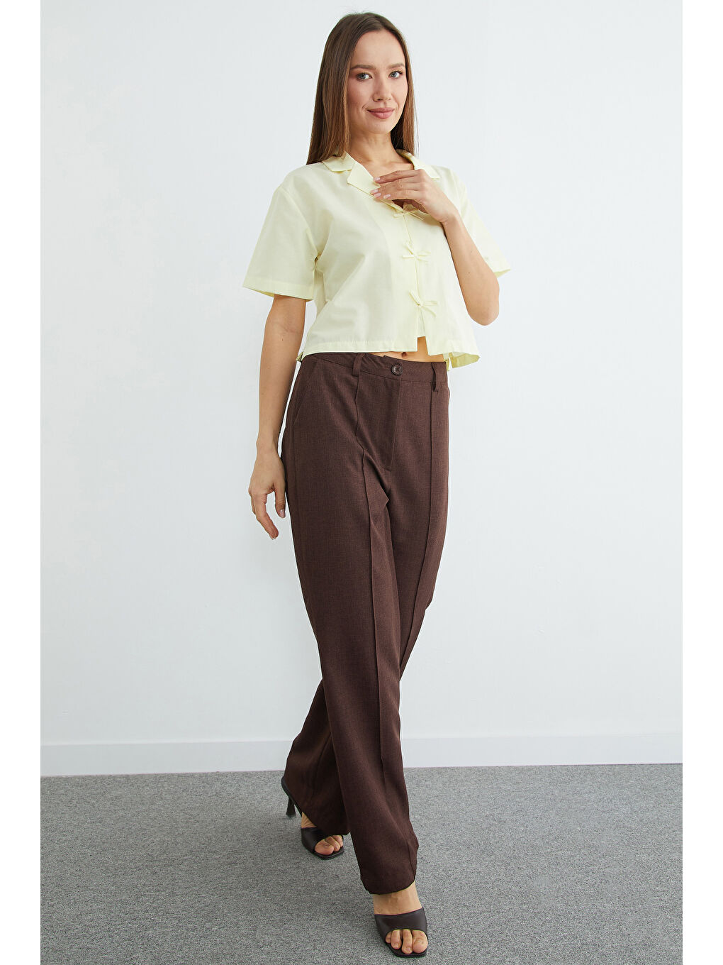 Sarı Fiyonklu Düğmeli Crop Gömlek-3