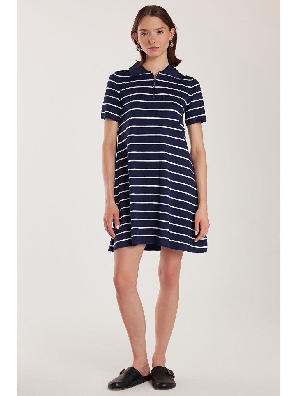 Kadın Standart Fit Kısa Kollu Fermuarlı Gömlek Yaka Çizgili Lacivert Elbise