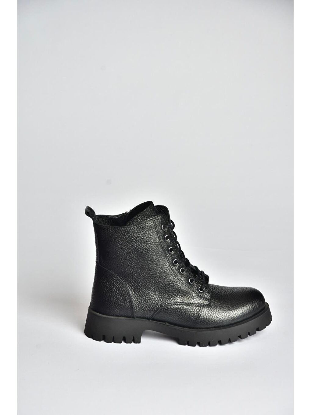 Siyah Kadın Bot V555700703-3