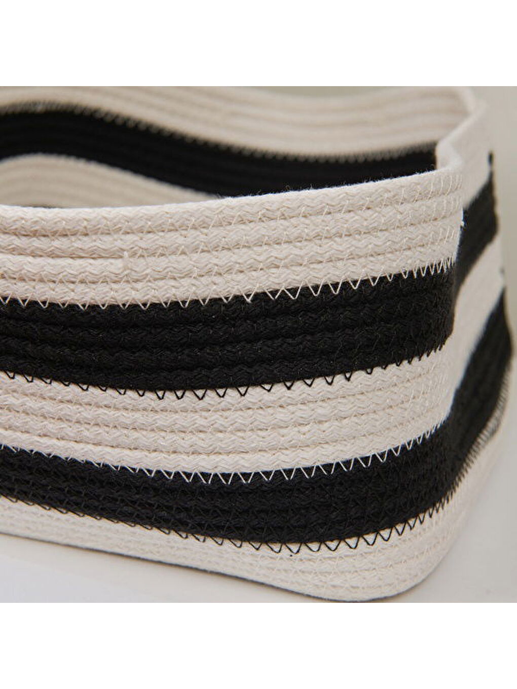 Elegant Curves Büyük Dekoratif Sepet - Siyah / Beyaz - 25x25x12 cm-1