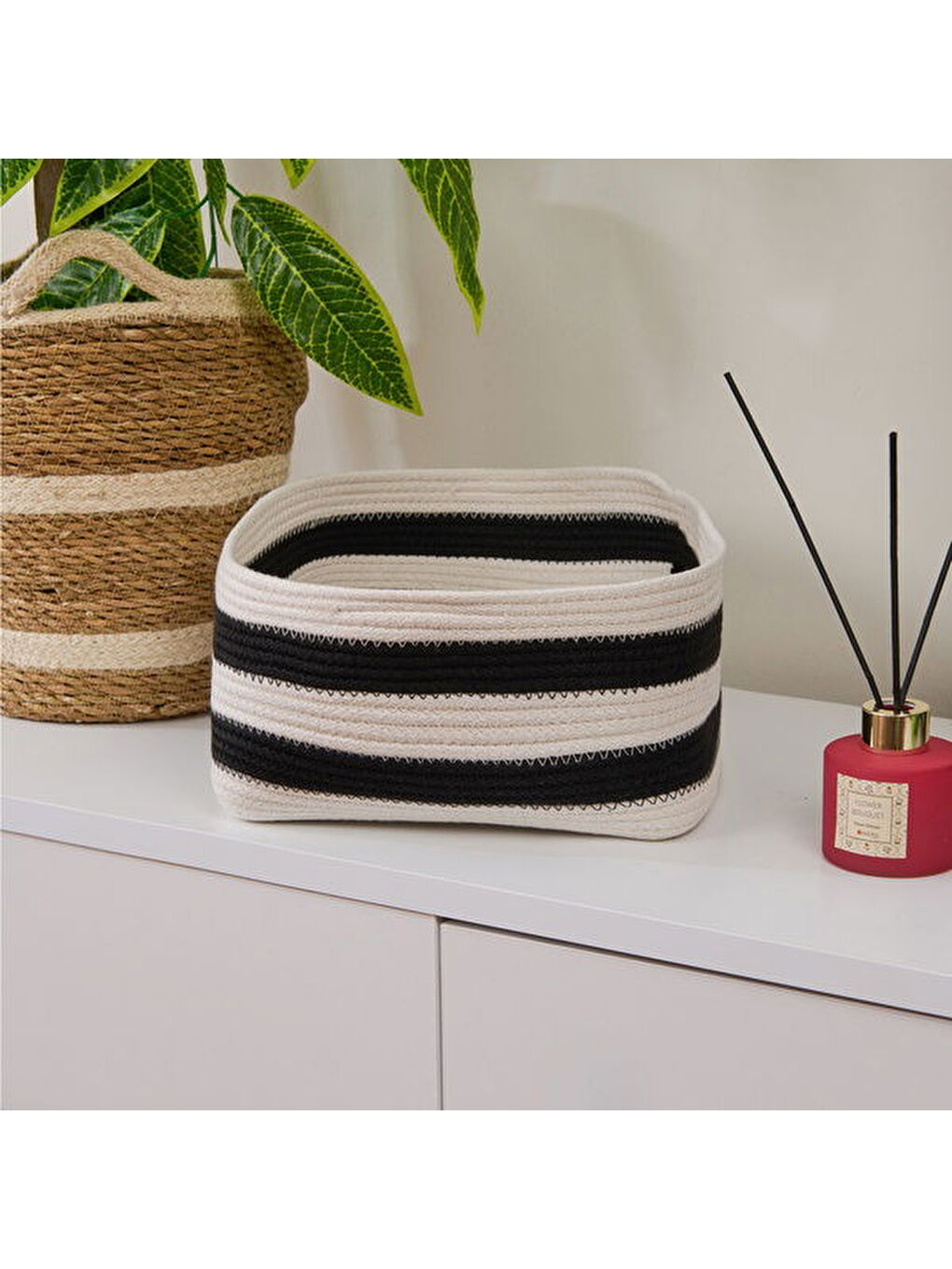 Elegant Curves Büyük Dekoratif Sepet - Siyah / Beyaz - 25x25x12 cm-2