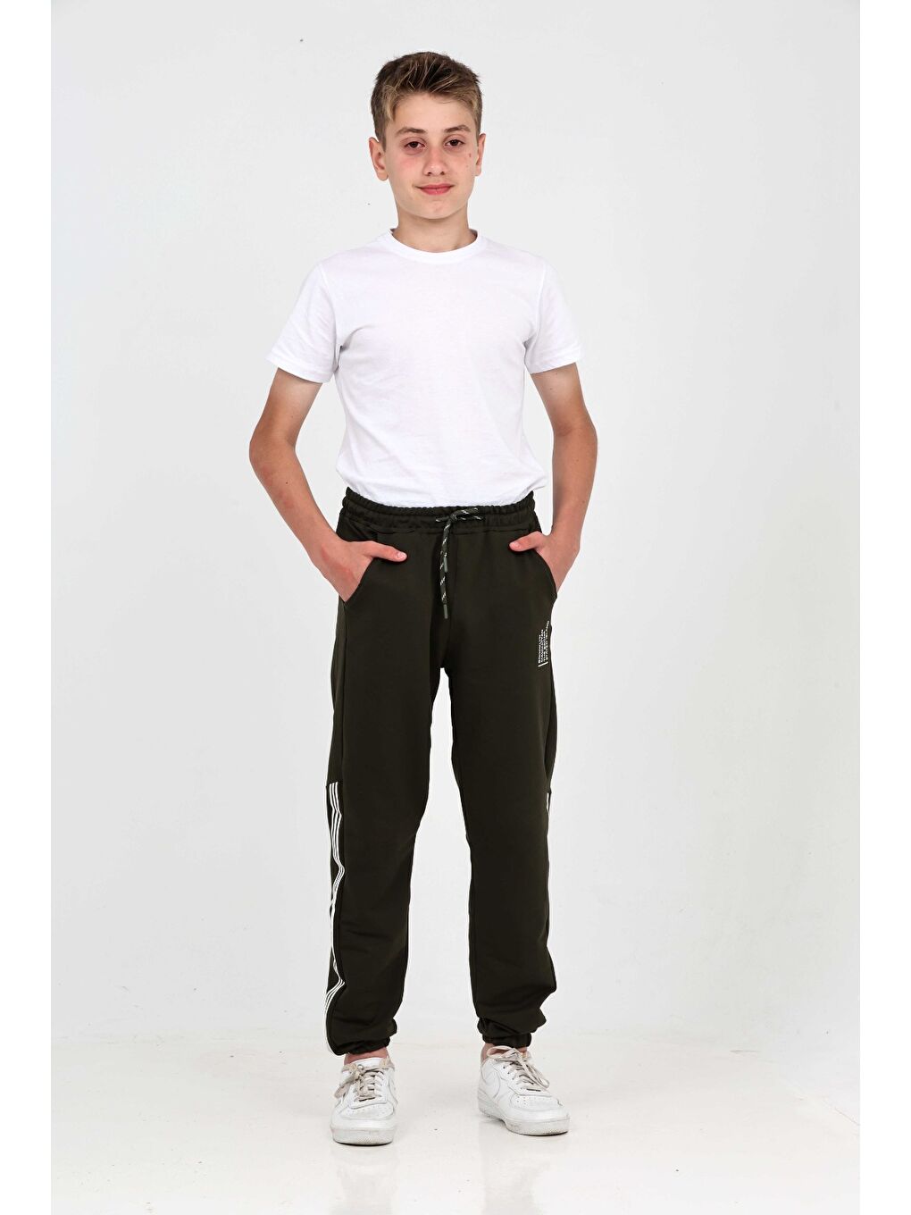 Gri Erkek Çocuk Üç Şeritli Eşofman Alt