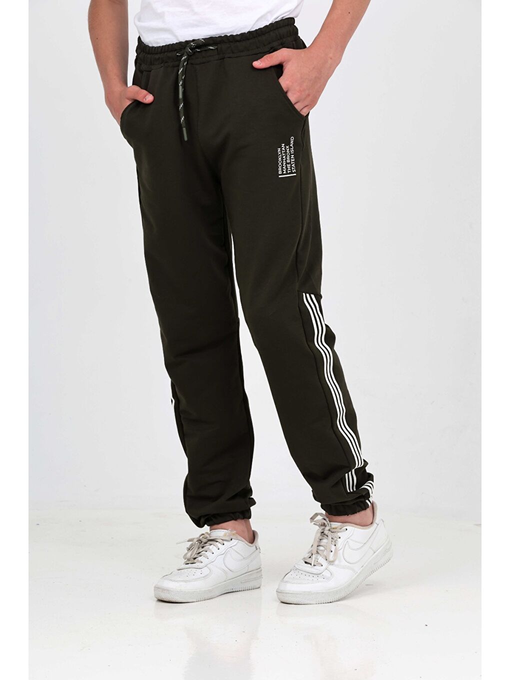 Gri Erkek Çocuk Üç Şeritli Eşofman Alt-1