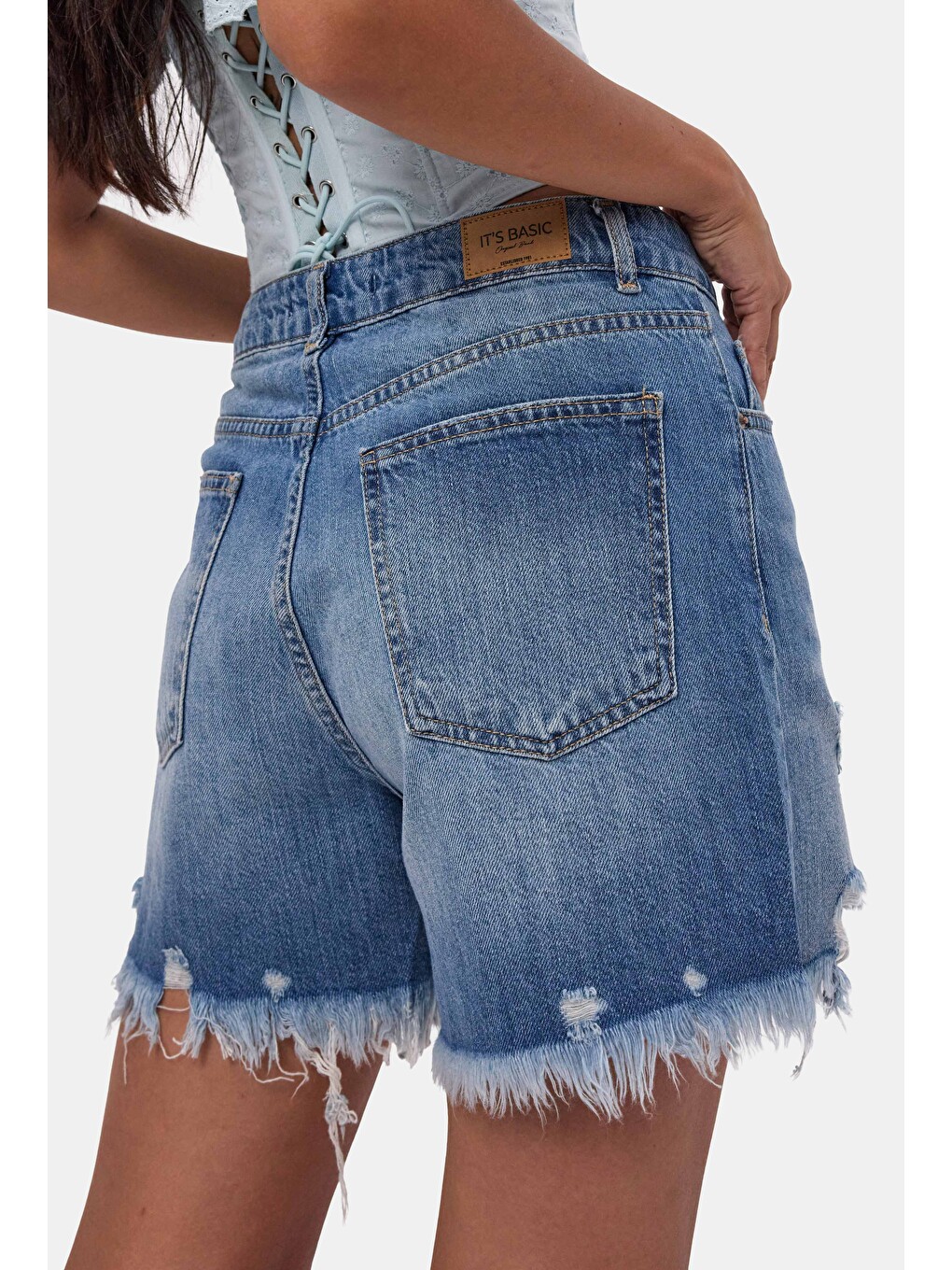 Kadın Mavi 10s6-4 Relax Fit Kemer Detaylı Denim Şort-6