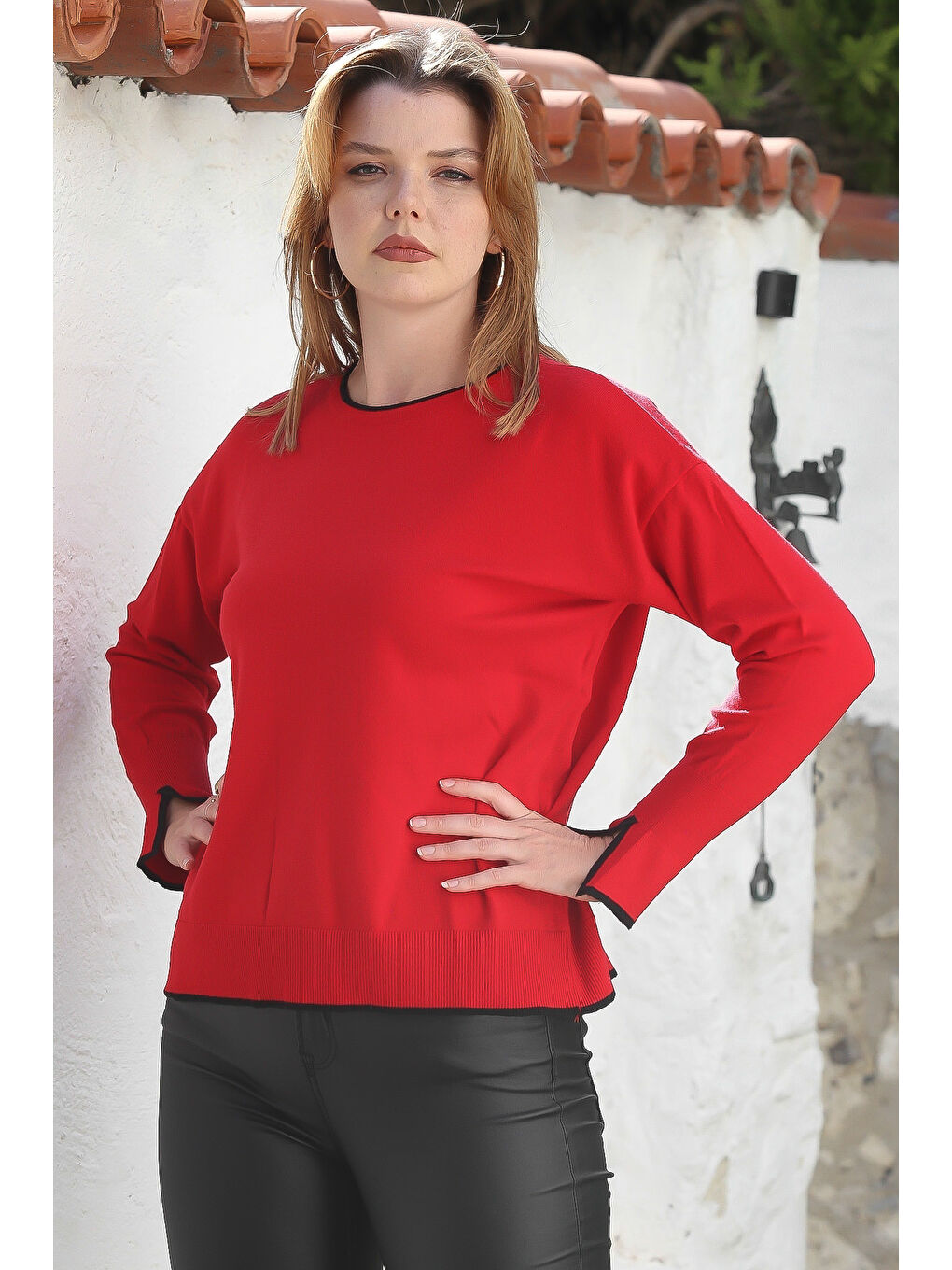 Kırmızı Yuvarlak Yaka Uzun Kol Arkası Düğmeli Casual Triko Kazak 65 65-6