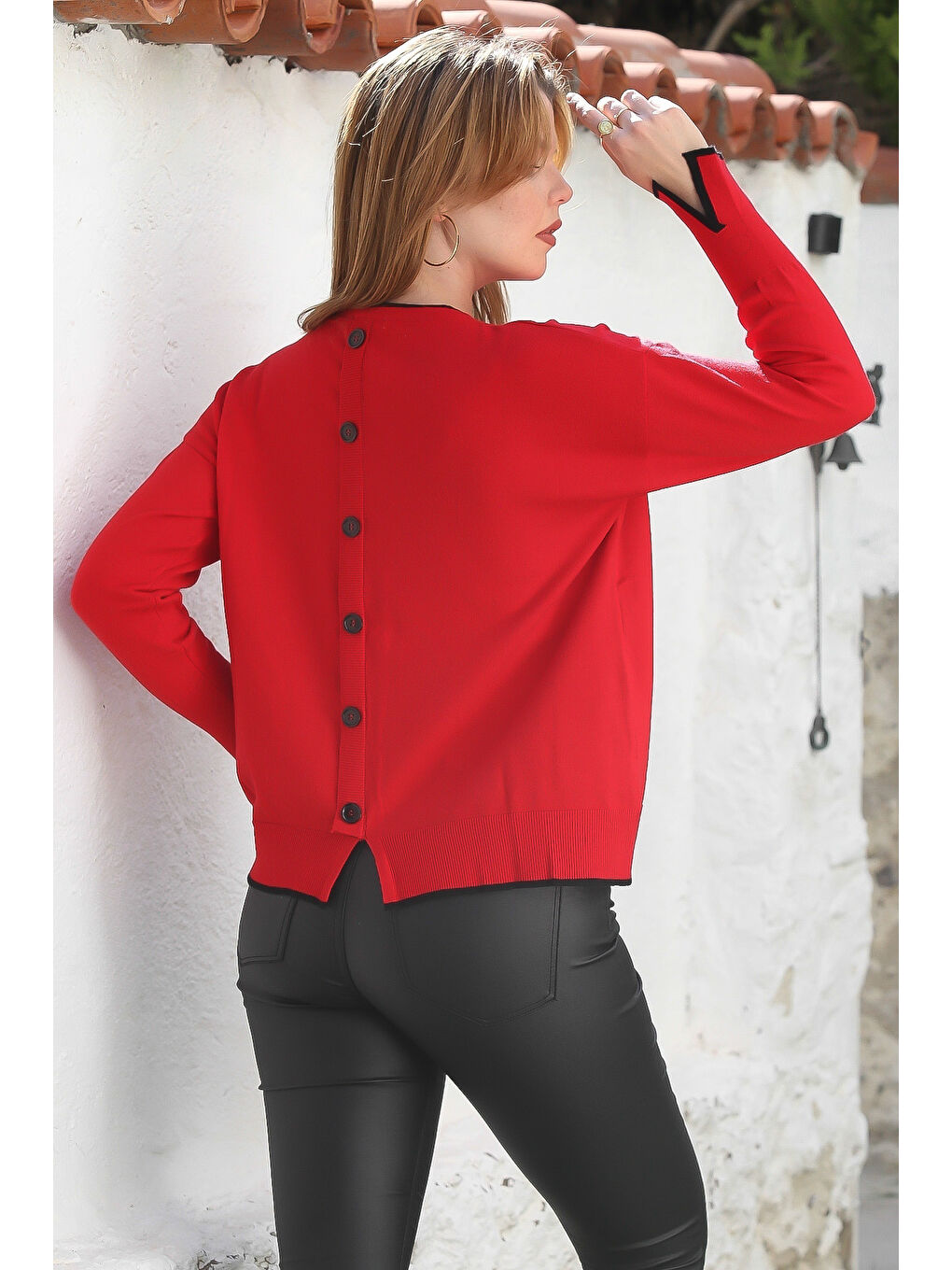 Kırmızı Yuvarlak Yaka Uzun Kol Arkası Düğmeli Casual Triko Kazak 65 65-7