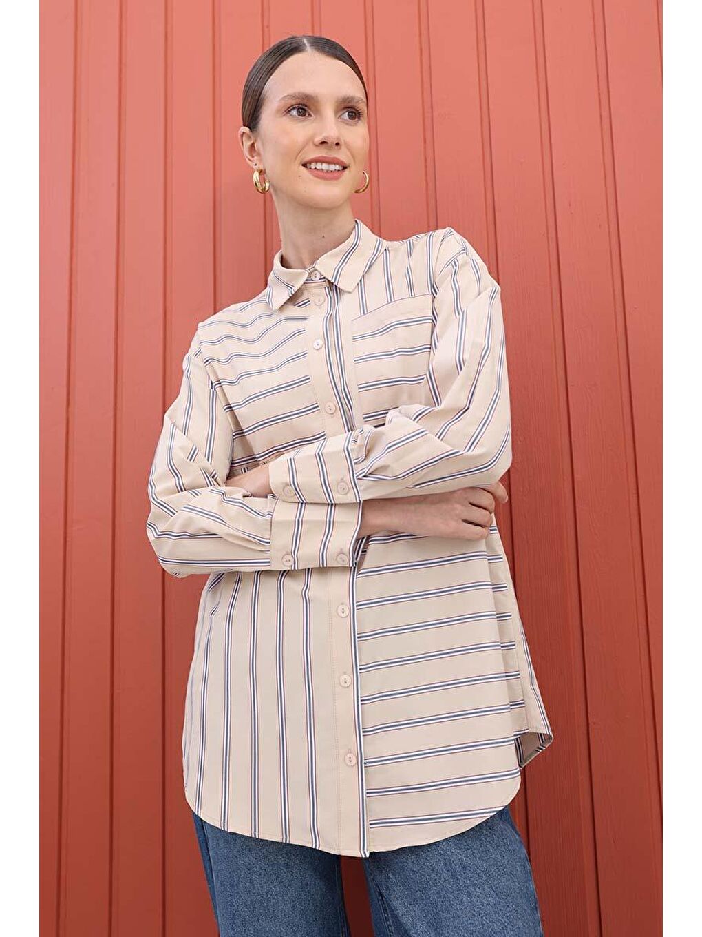 Beyaz Vizon-Lacivert-Çizgileri Karma Garnili Gömlek