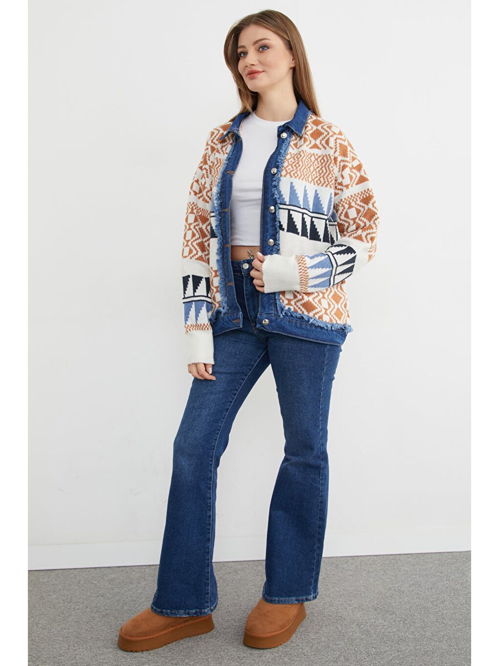 Kahverengi Etnik Desenli Denim Detaylı Triko Ceket-1