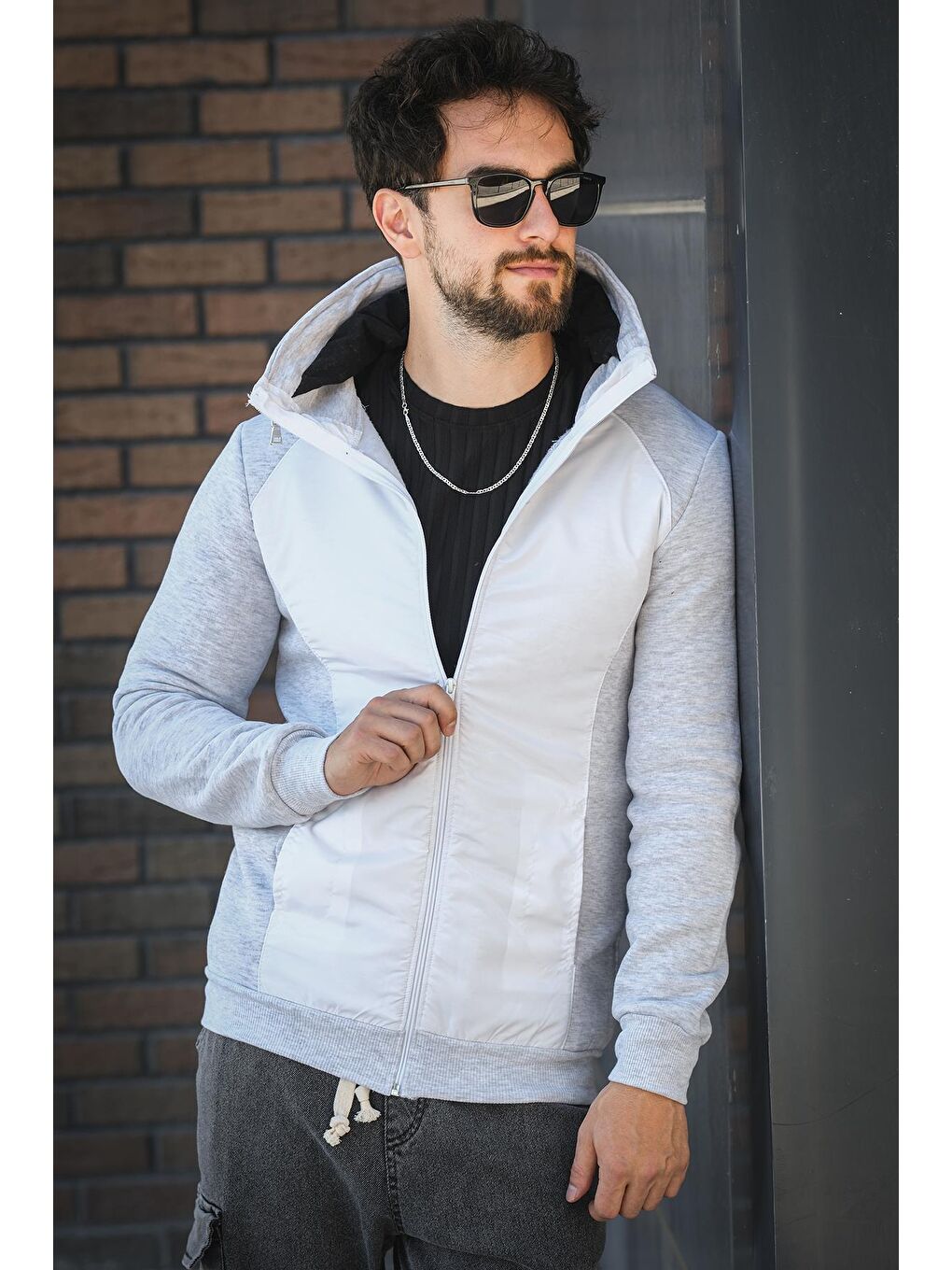 Gri Fokt Üç İp Şardonlu Parça Detaylı Gizli Kapüşonlu Erkek Sweatshirt-1